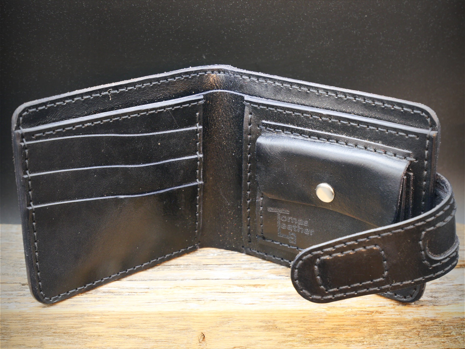 Odinė piniginė su metaline plokštele "Armored"