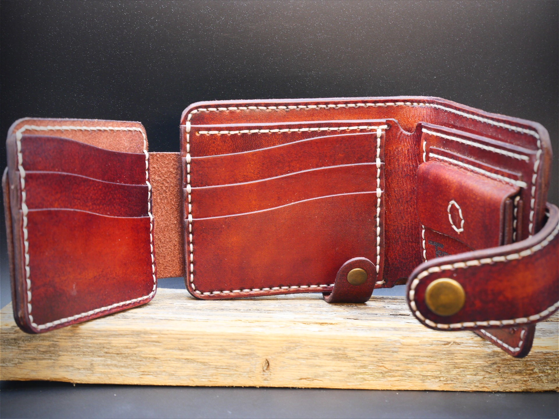 Odinė piniginė "Raudonmedins"