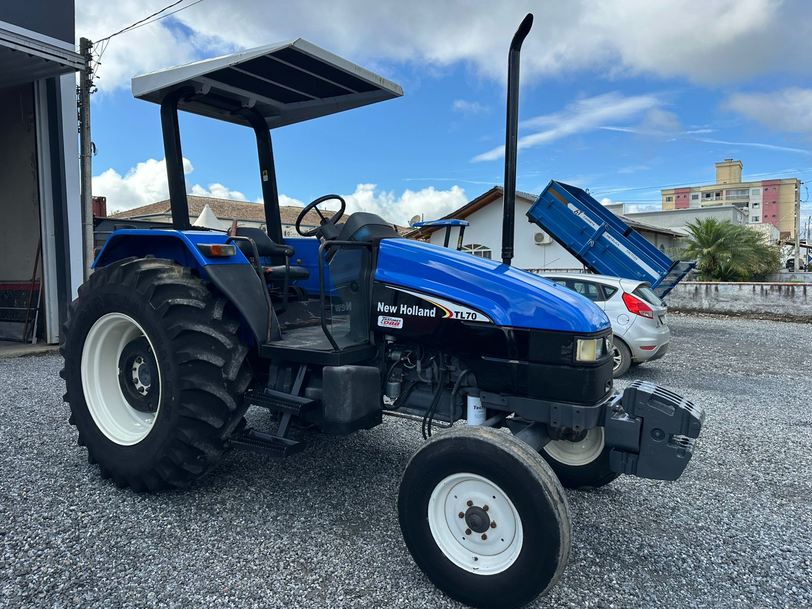 TRATOR NEW HOLLAND TL70