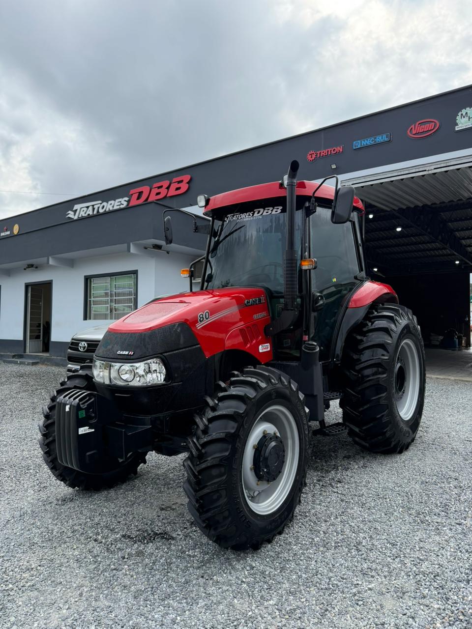 TRATOR CASE FARMALL 80