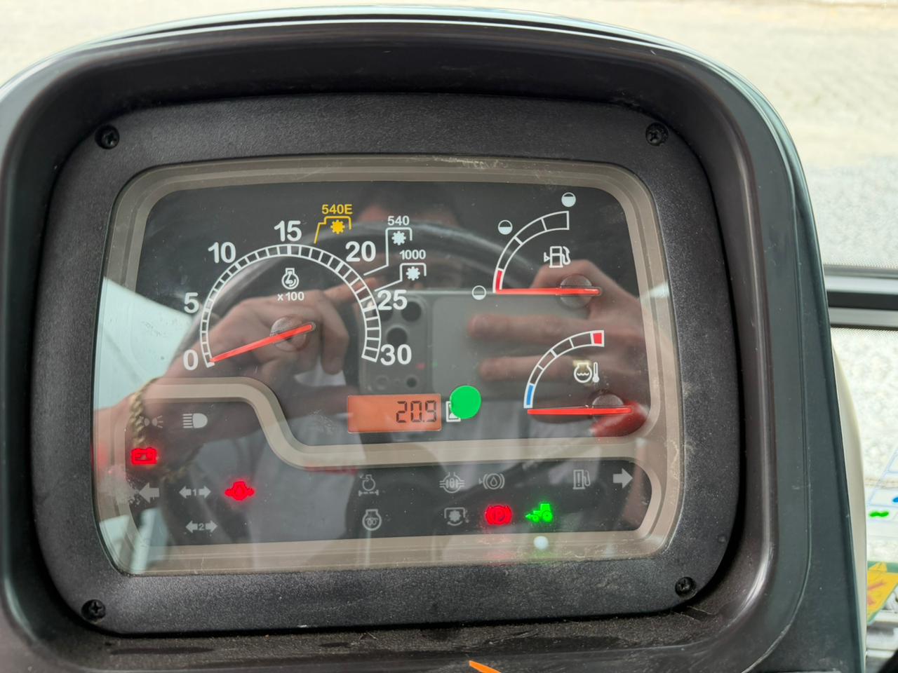 TRATOR CASE FARMALL 80