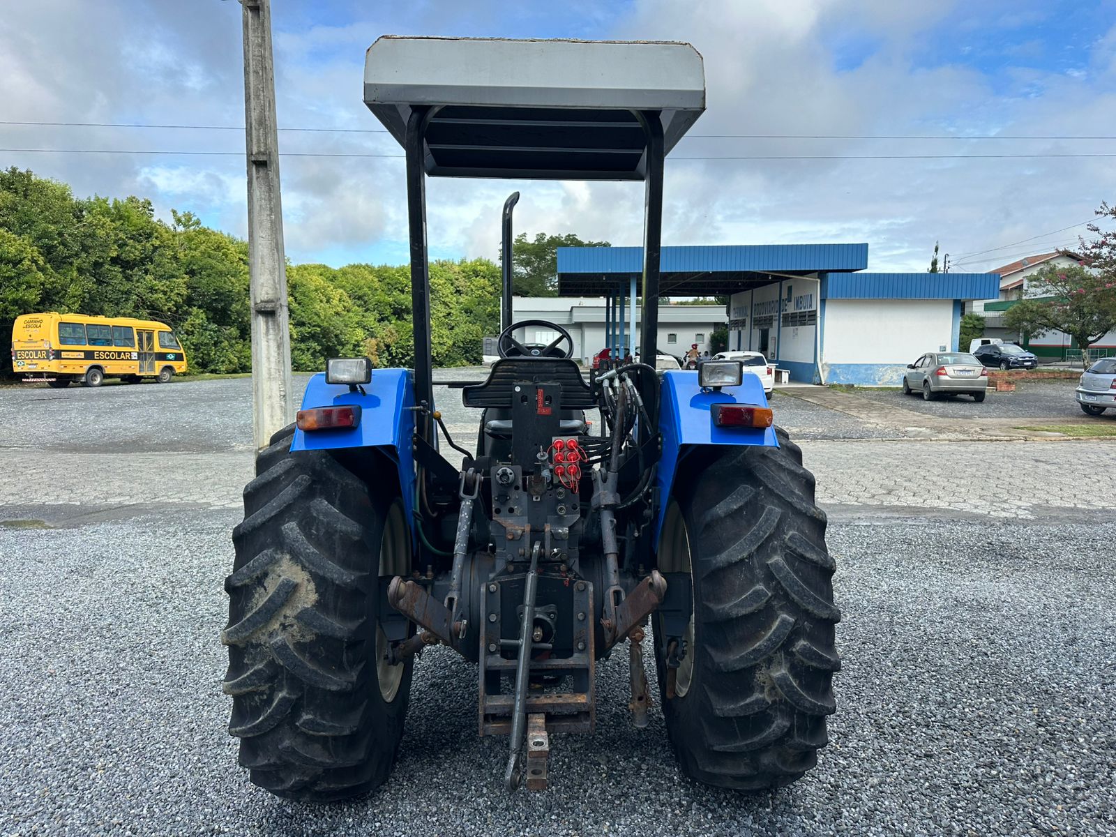 TRATOR NEW HOLLAND TL70