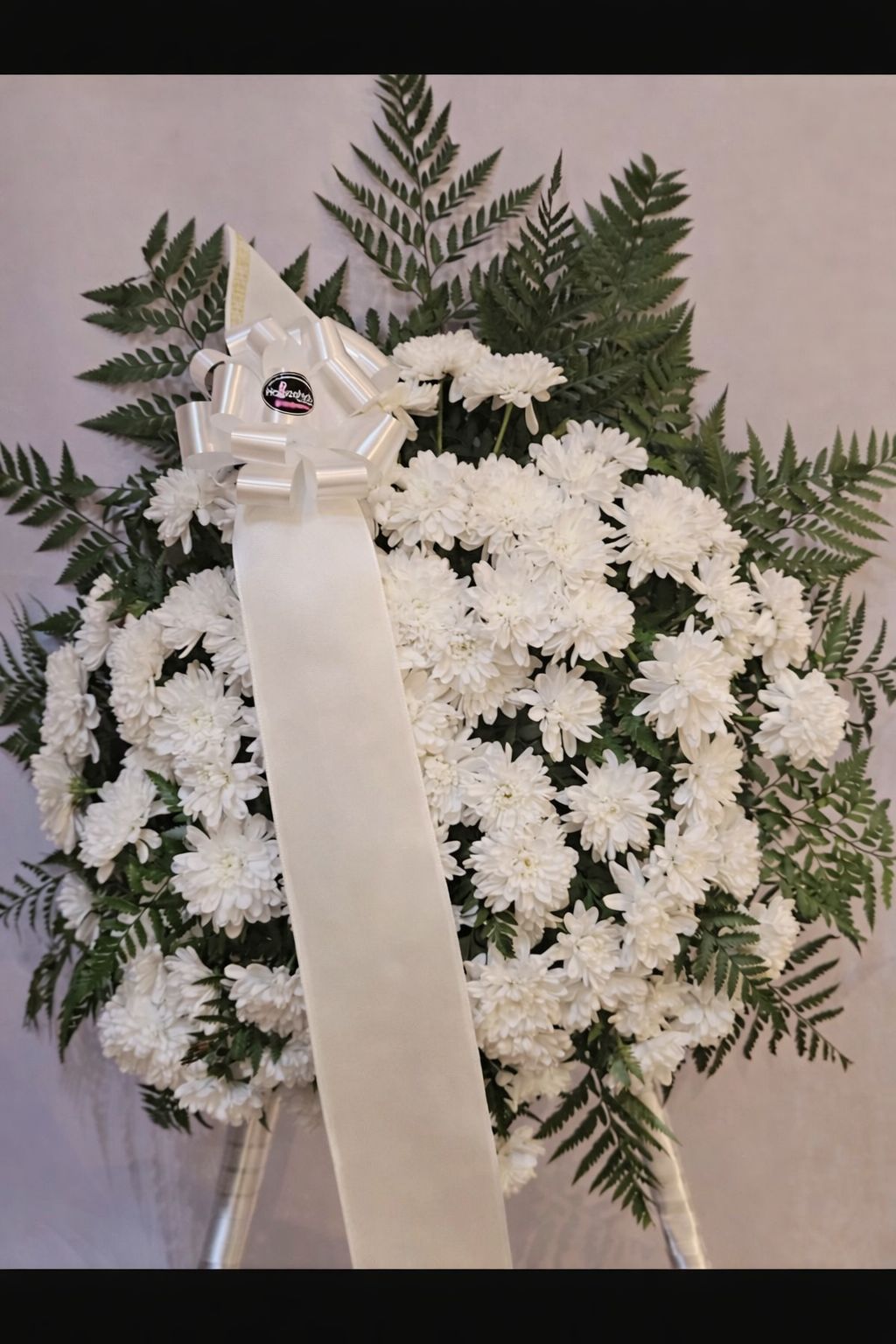 Coroa de Crisântemos Brancos Pequena