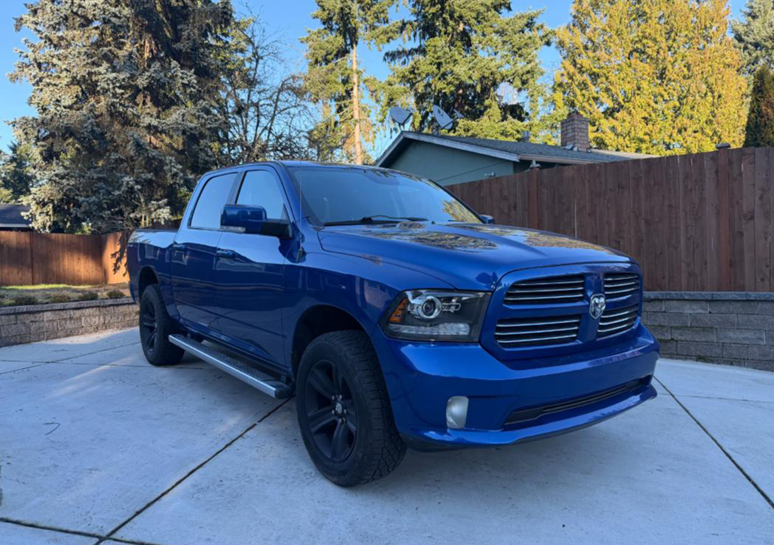 Pickup RAM 1500 Bleu