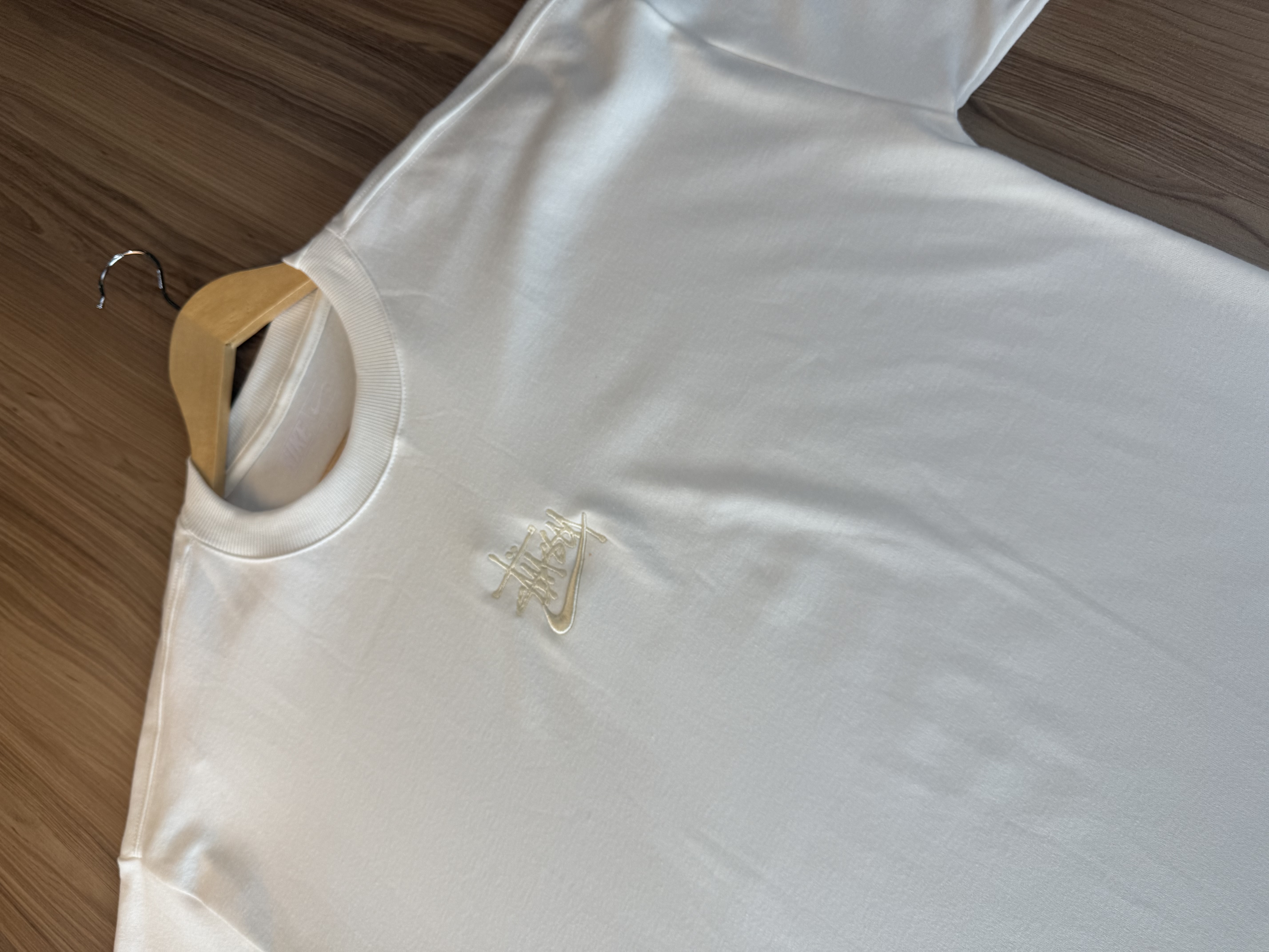 Nike – Camiseta Oversized Swoosh Off