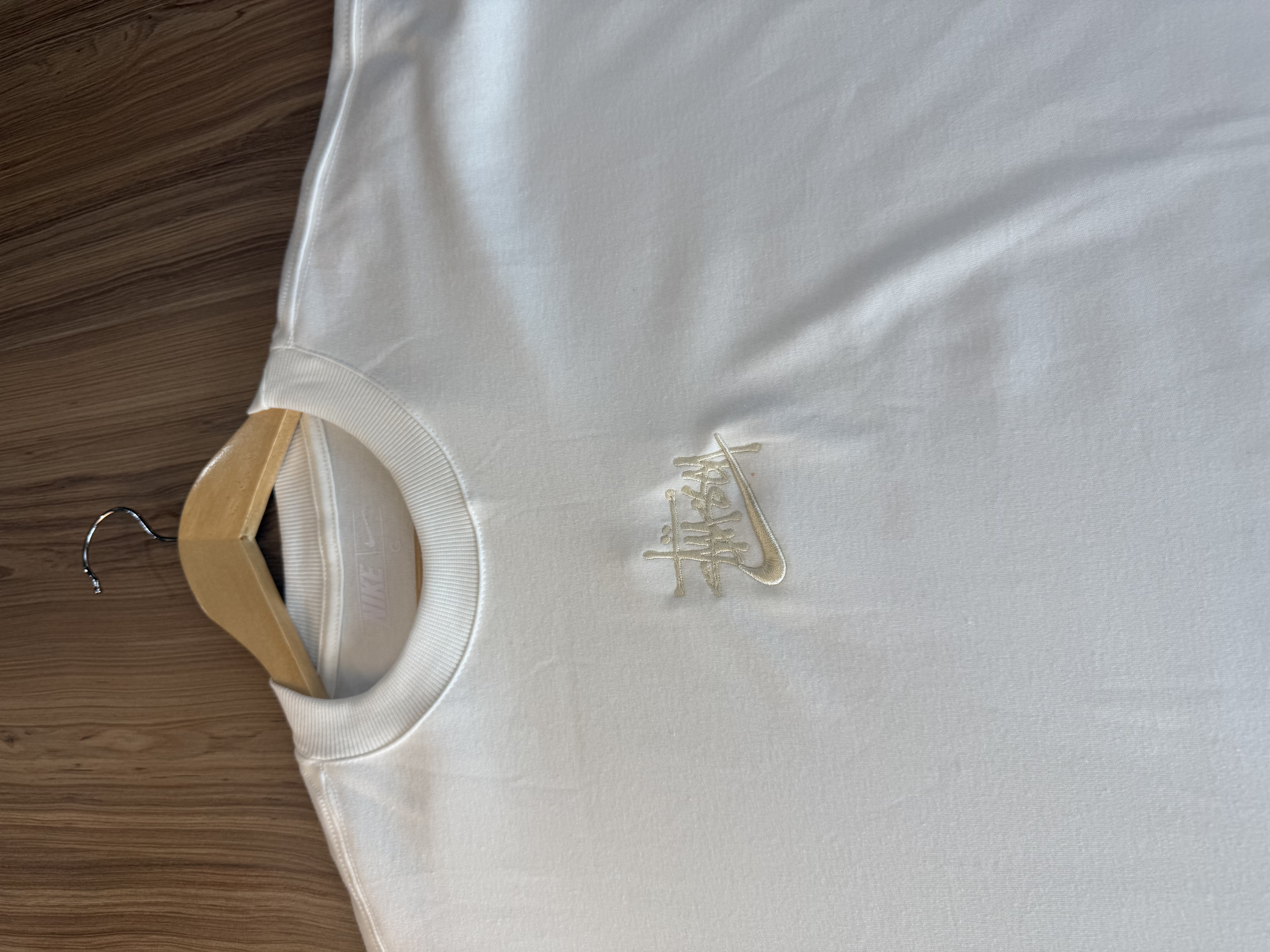 Nike – Camiseta Oversized Swoosh Off