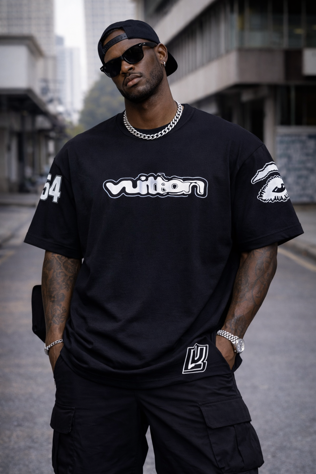 Camiseta Oversized Louis Vuitton Street Logo Preta