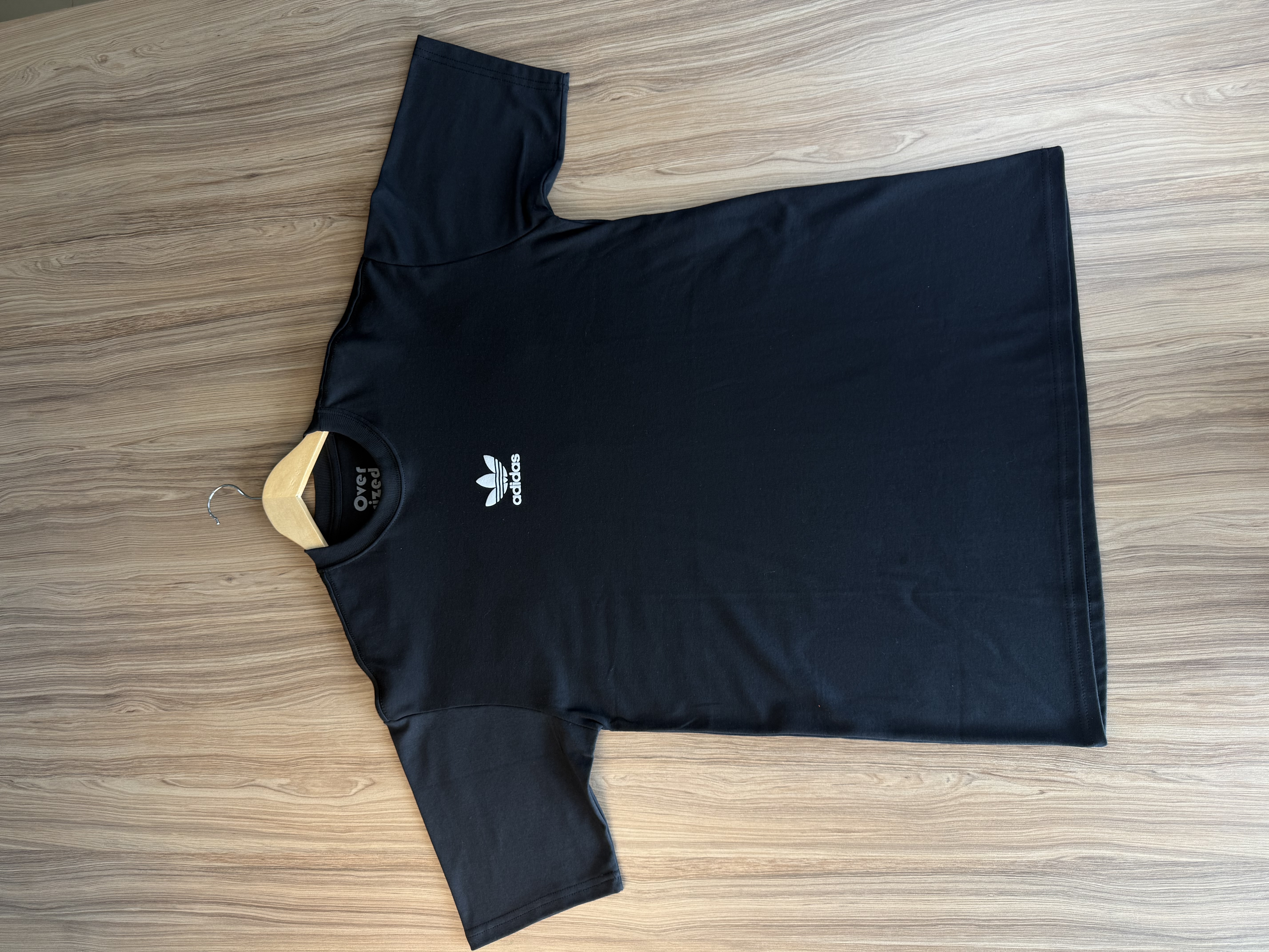 Camiseta Oversized Adidas Trefoil Preta