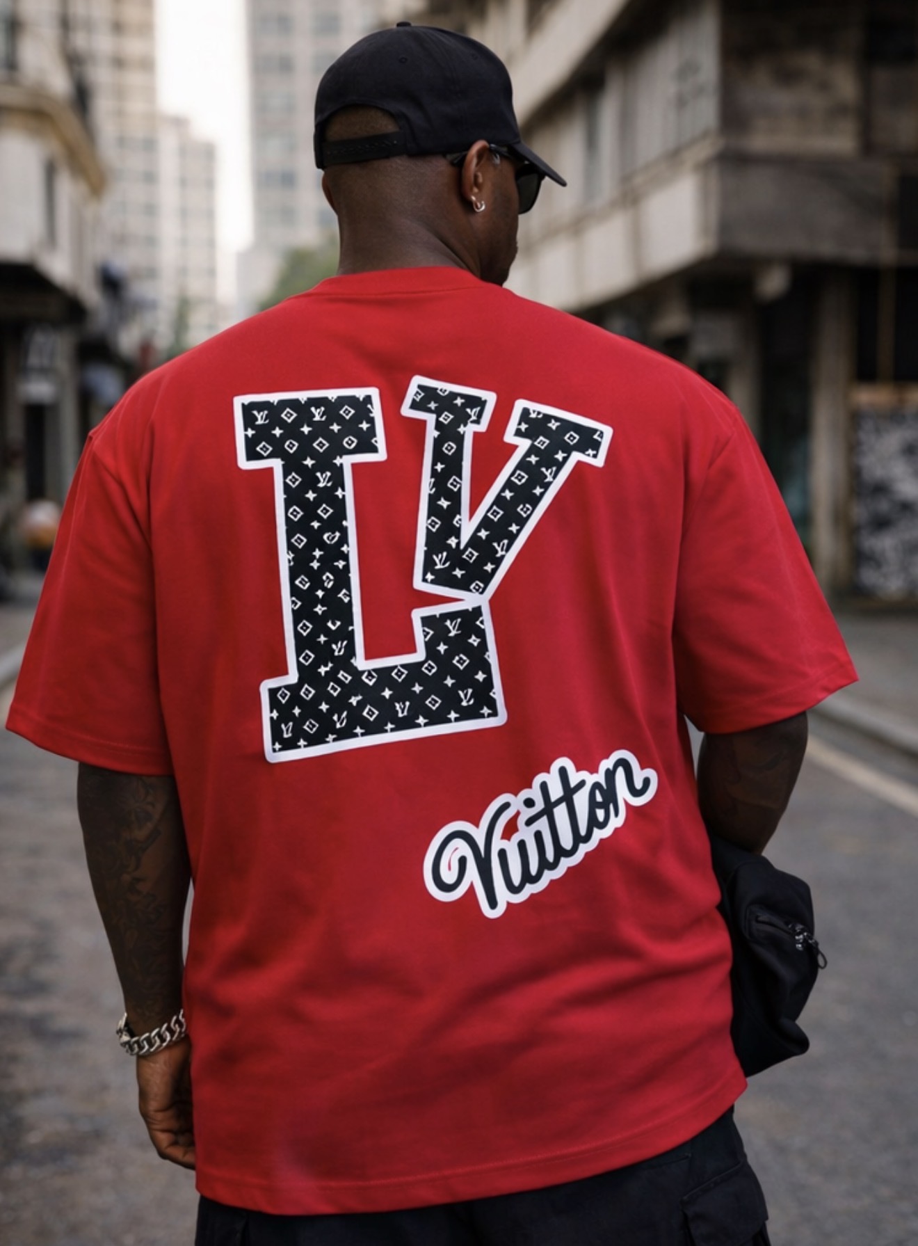 Camiseta Oversized Louis Vuitton – Street Edition