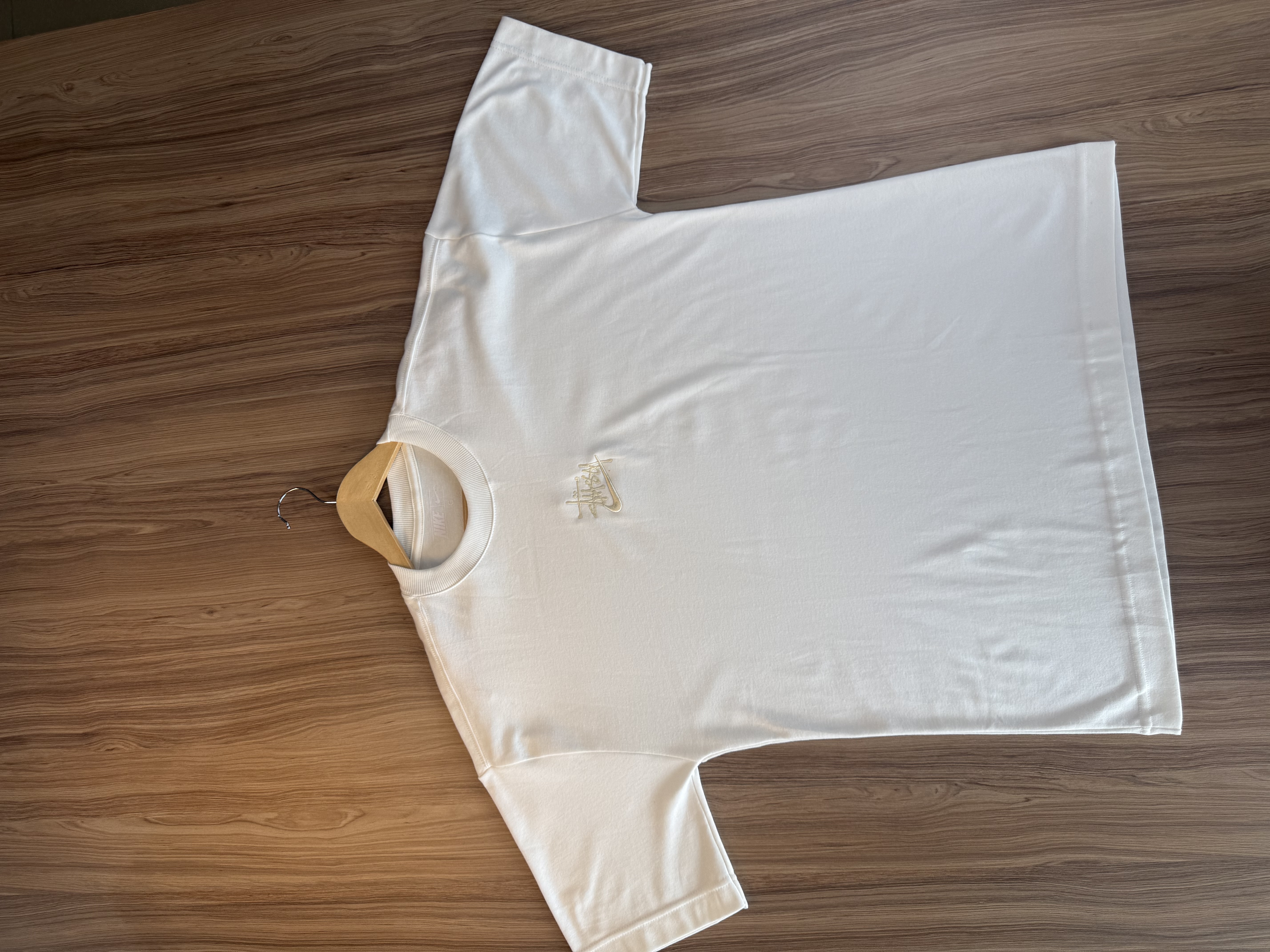 Nike – Camiseta Oversized Swoosh Off