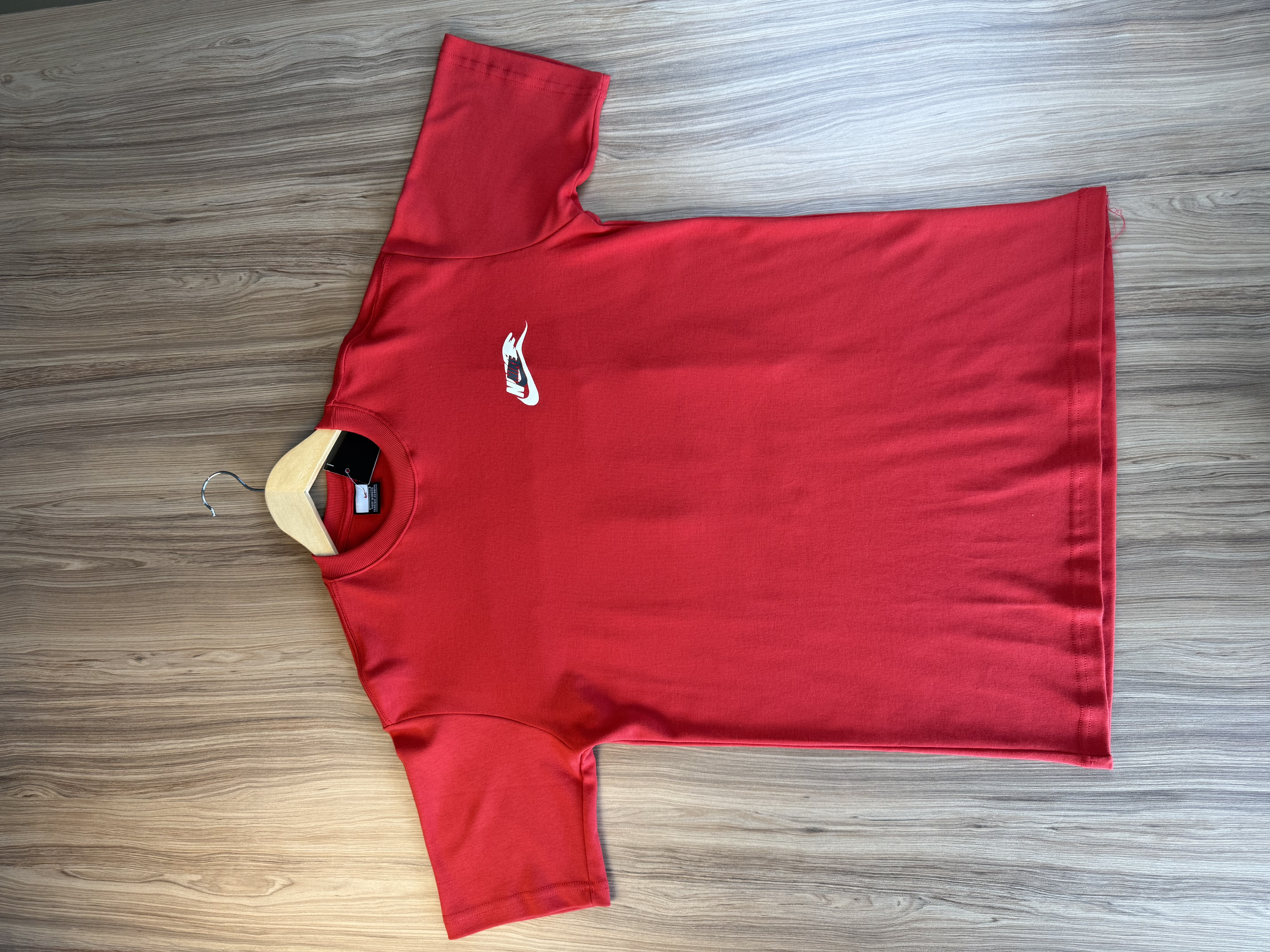 Camiseta Oversized Nike Air Vermelha – Estampa Streetwear