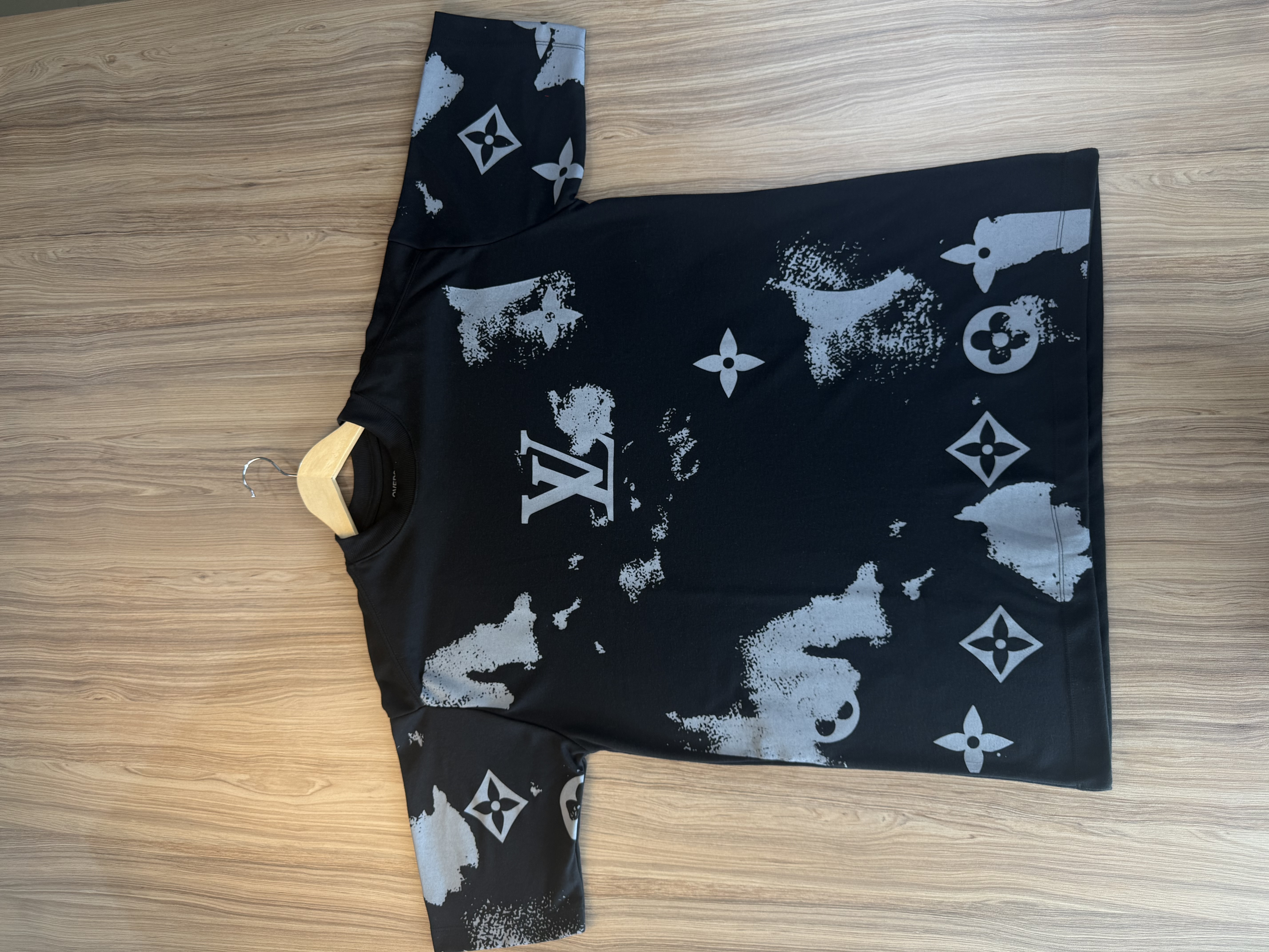 Louis Vuitton – Camiseta Oversized Monogram