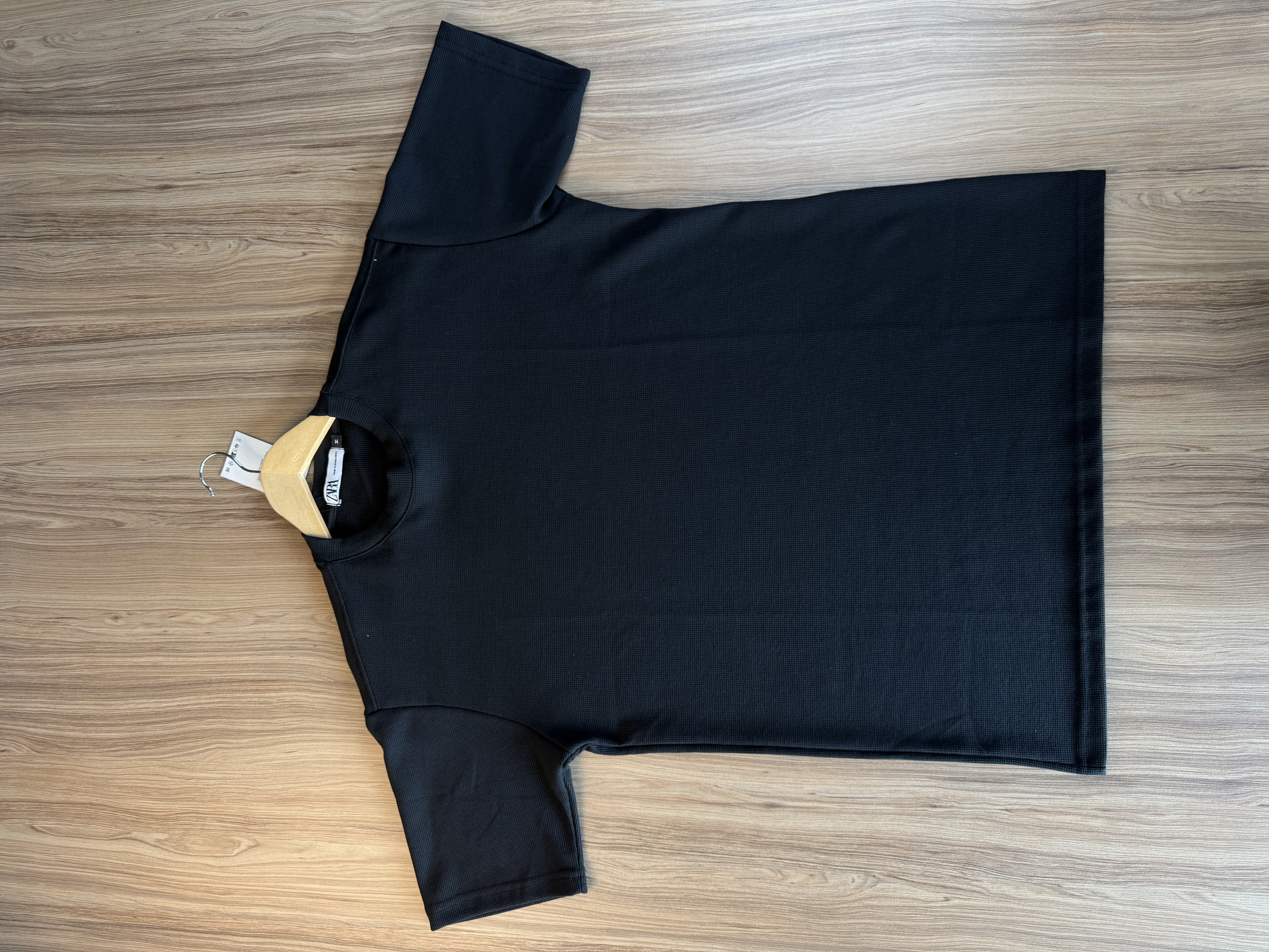Camiseta Oversized Zara Essentials Preta