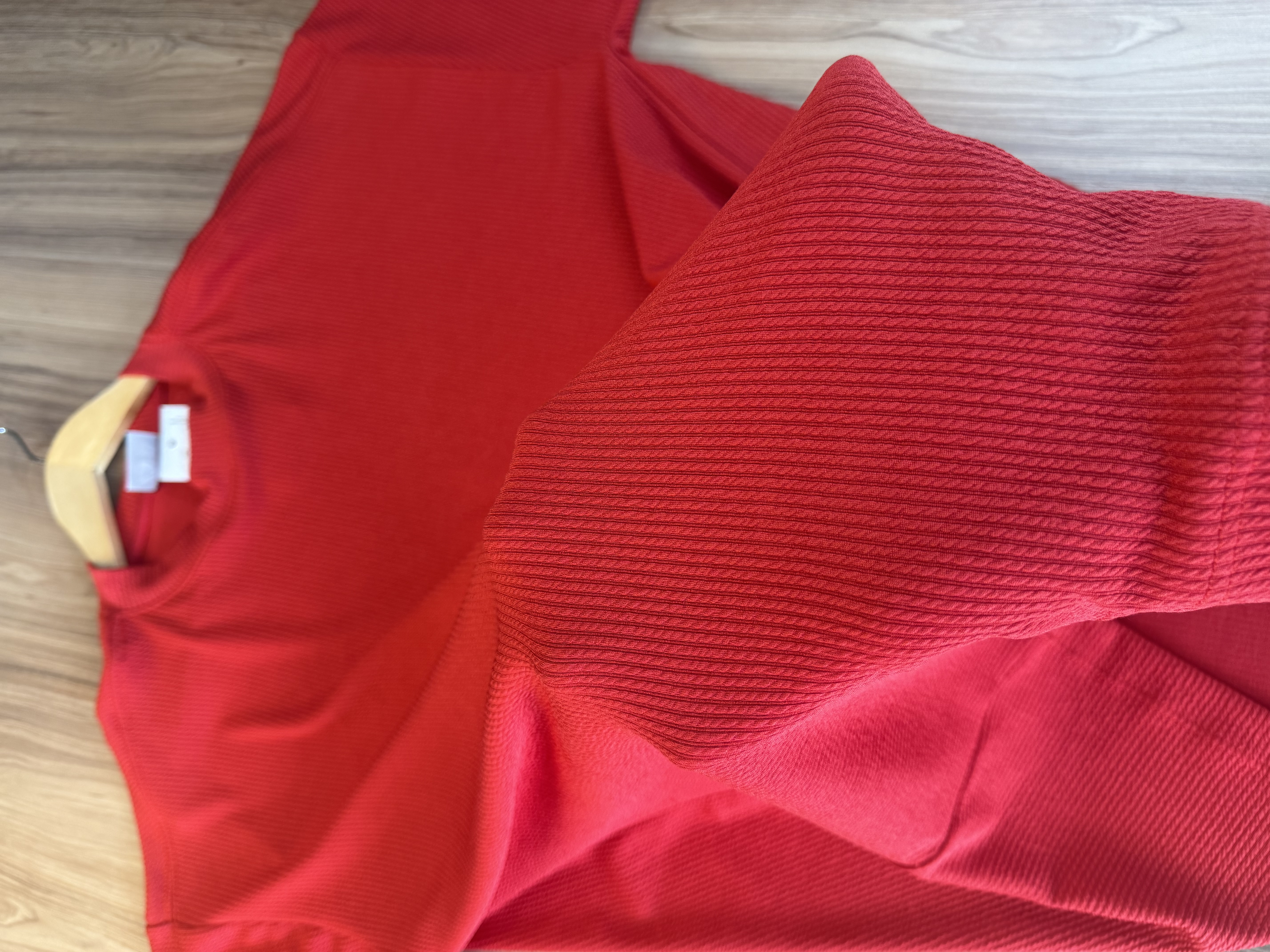 Zara – Camiseta Oversized Essentials