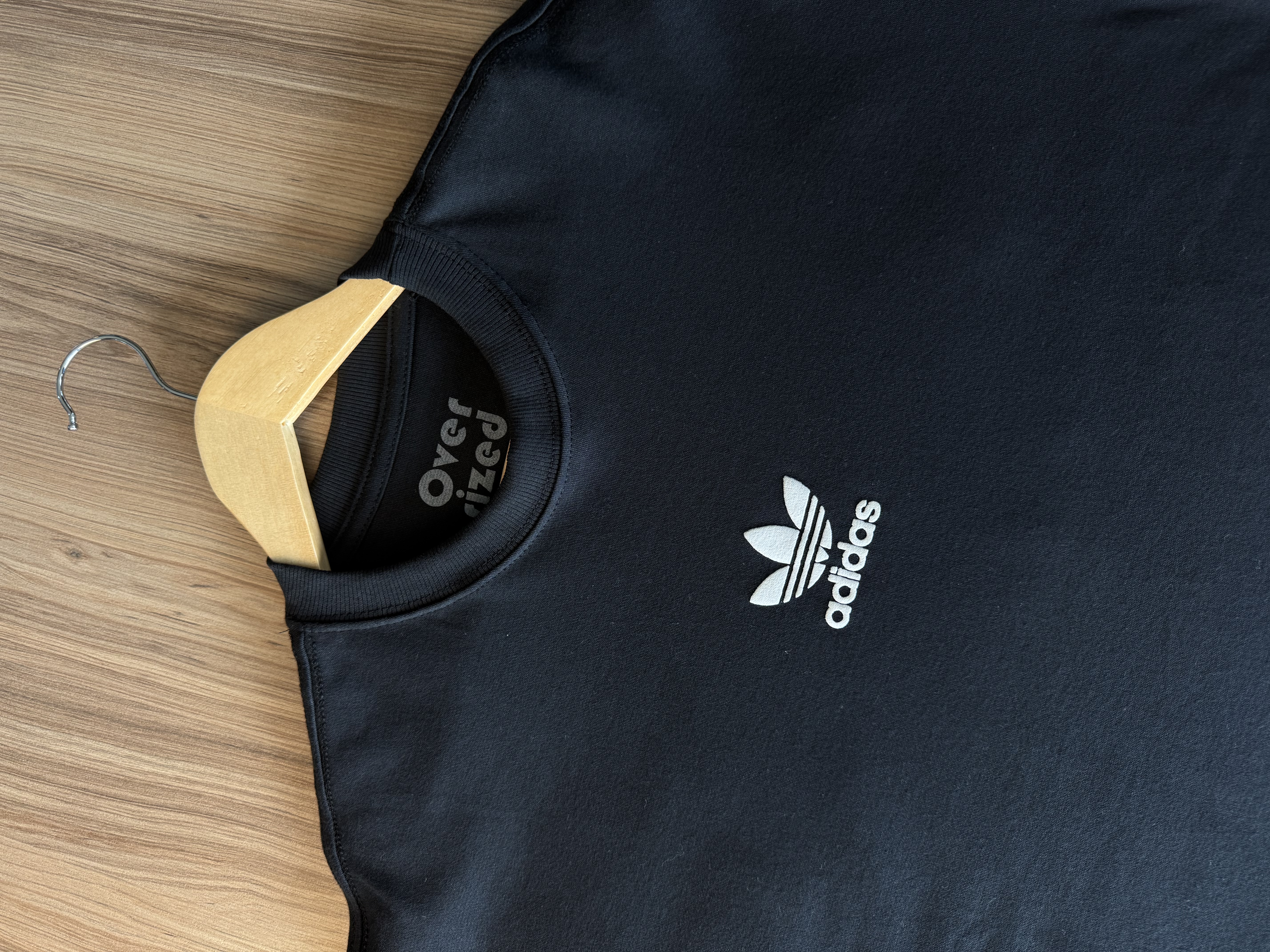 Camiseta Oversized Adidas Trefoil Preta