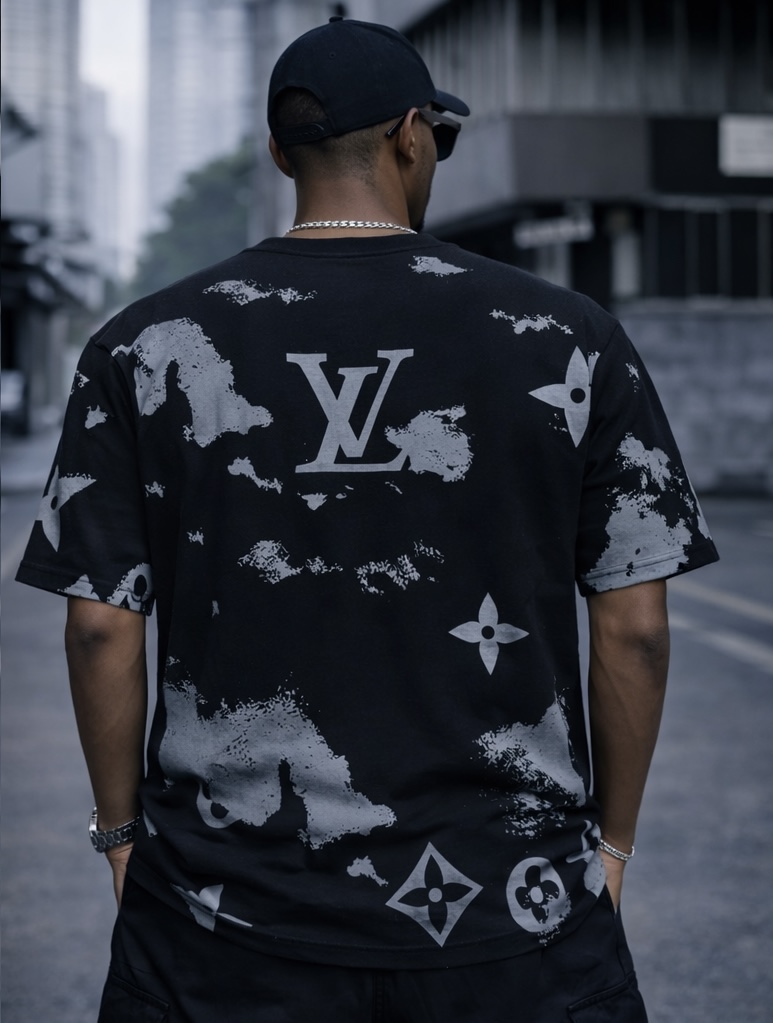 Louis Vuitton – Camiseta Oversized Monogram