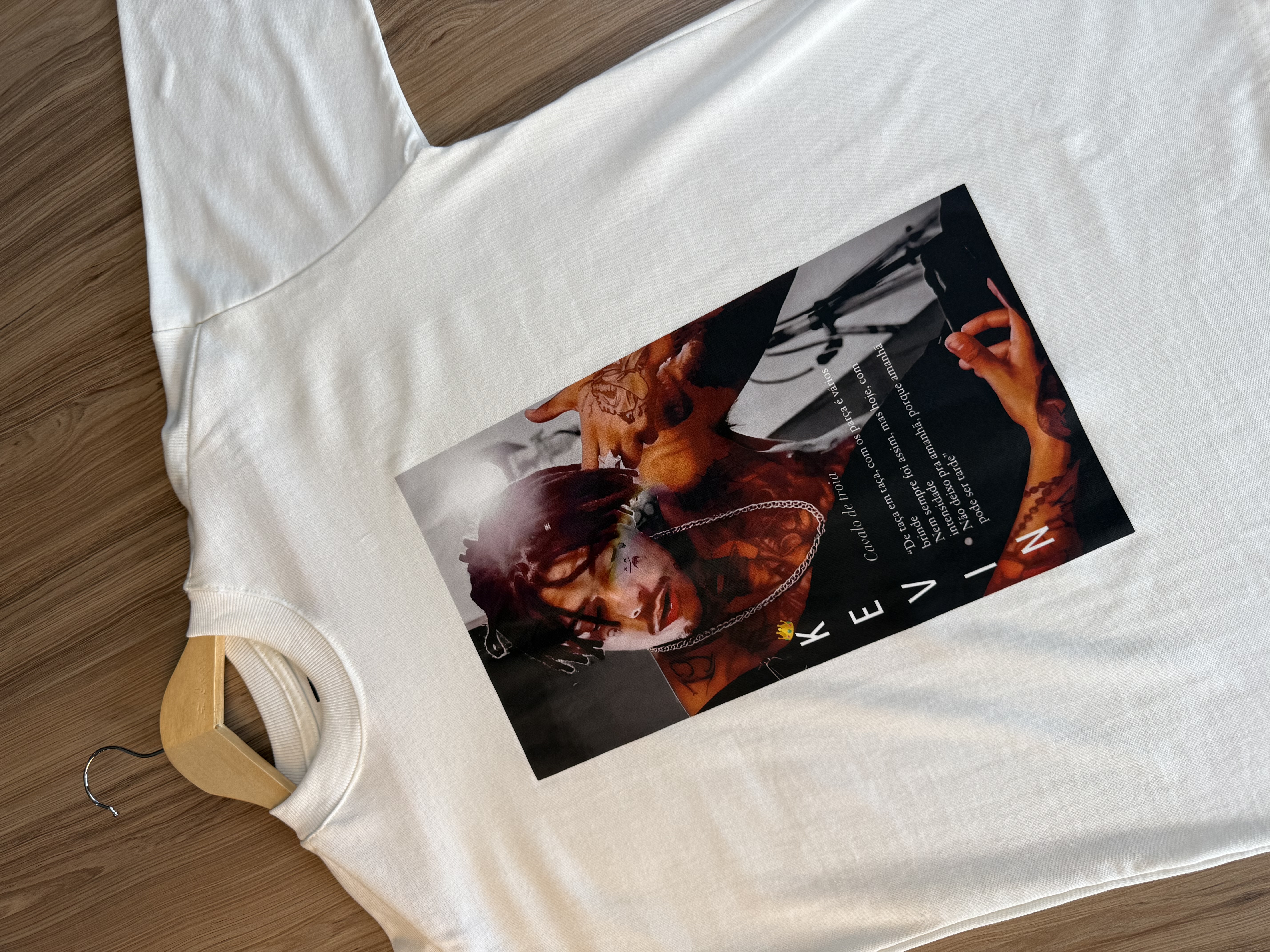 Camiseta Oversized Tributo MC Kevin – Streetwear Premium