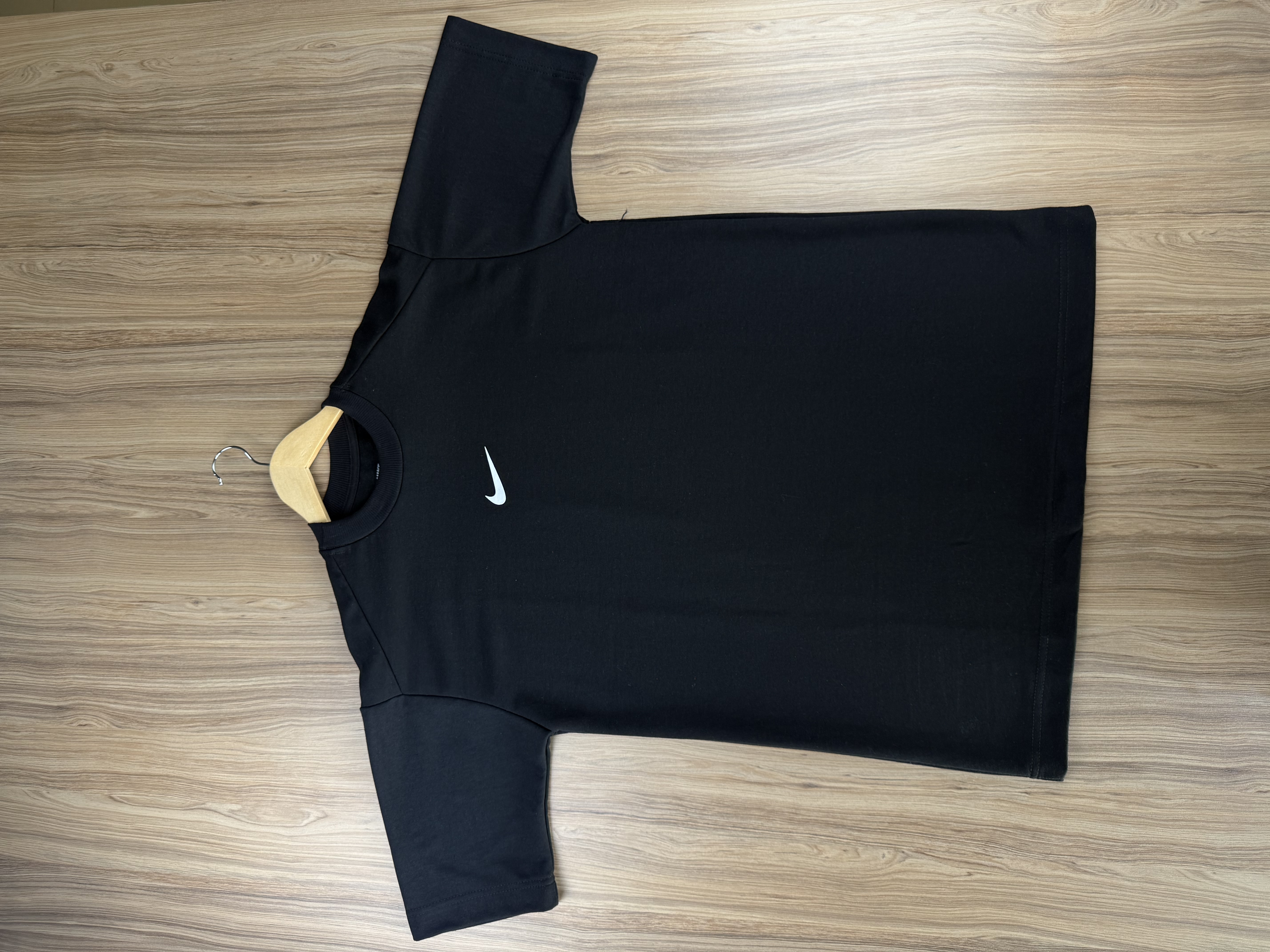 Camiseta Oversized Nike Essentials Preta