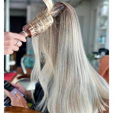 Wash-Blowout Style (round brush) 