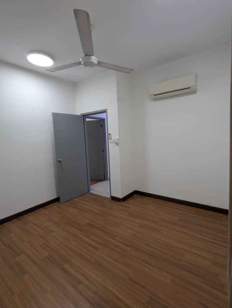 Park One South Apartment @ Seri Kembangan