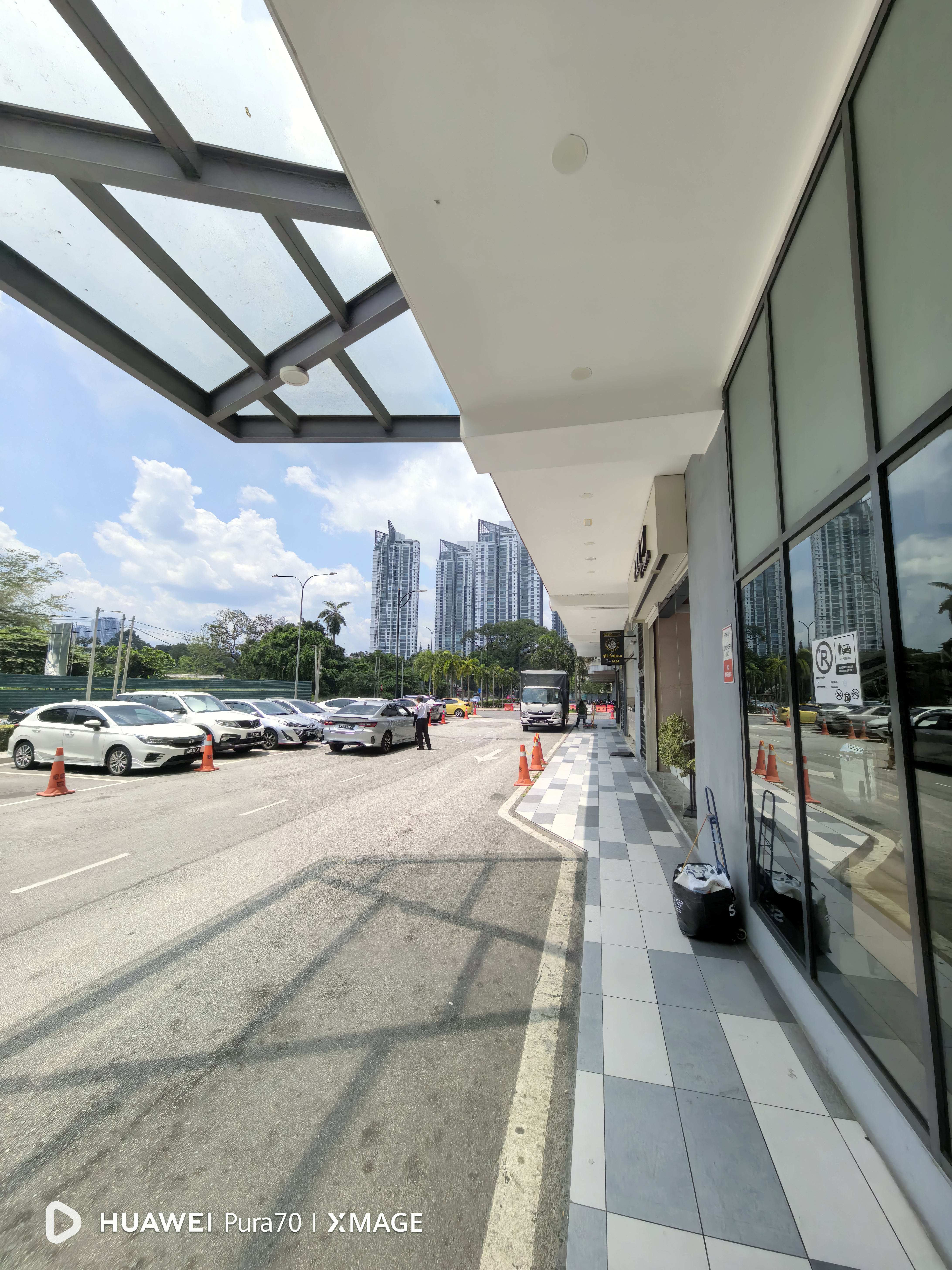 Neu Suites @ Jalan Ampang 