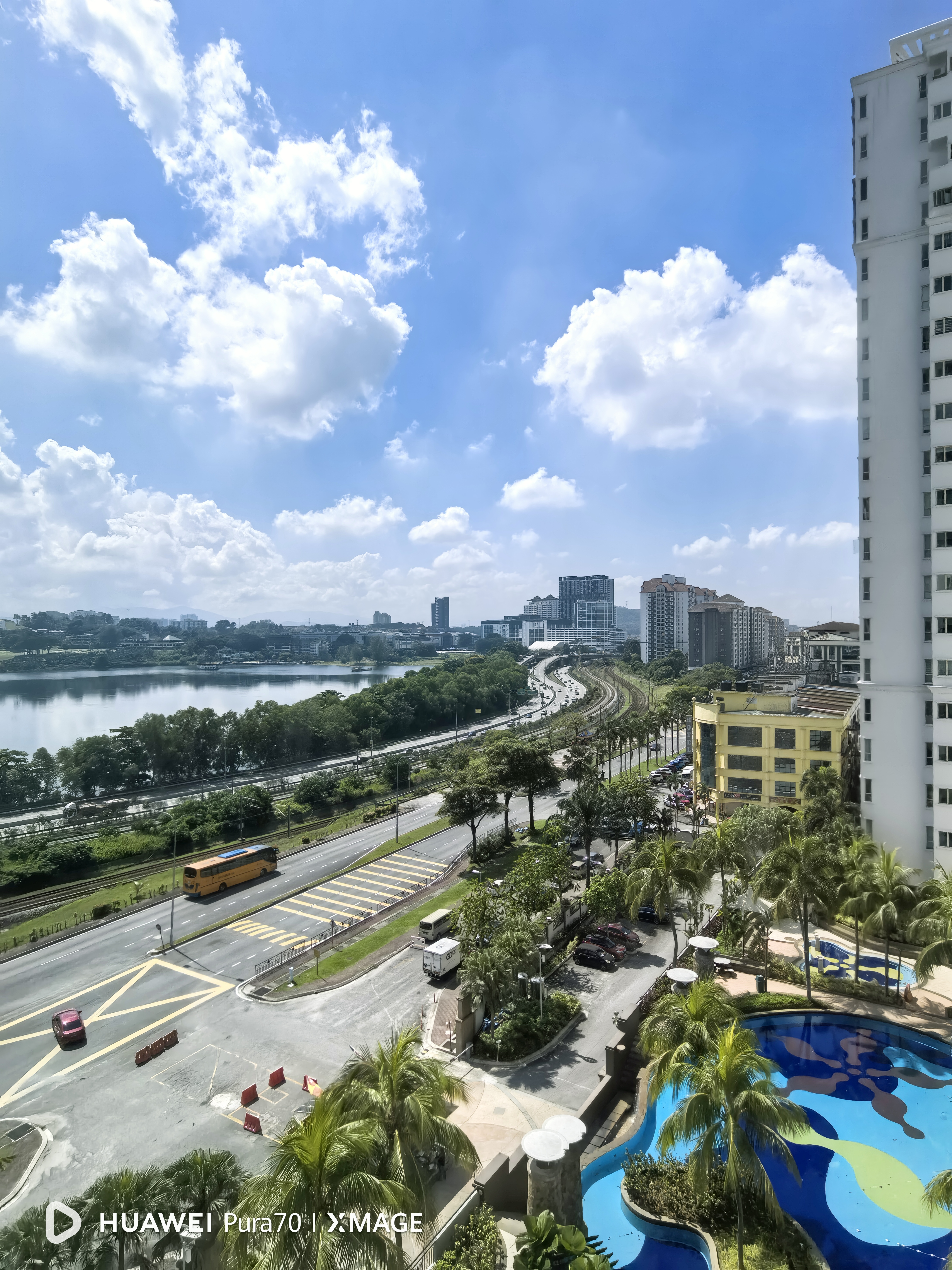  East Lake Residence, Seri Kembangan Corner Unit