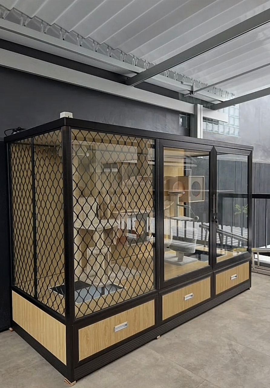 Rumah Kucing besi alumunium & Kayu Merbau Eksklusif