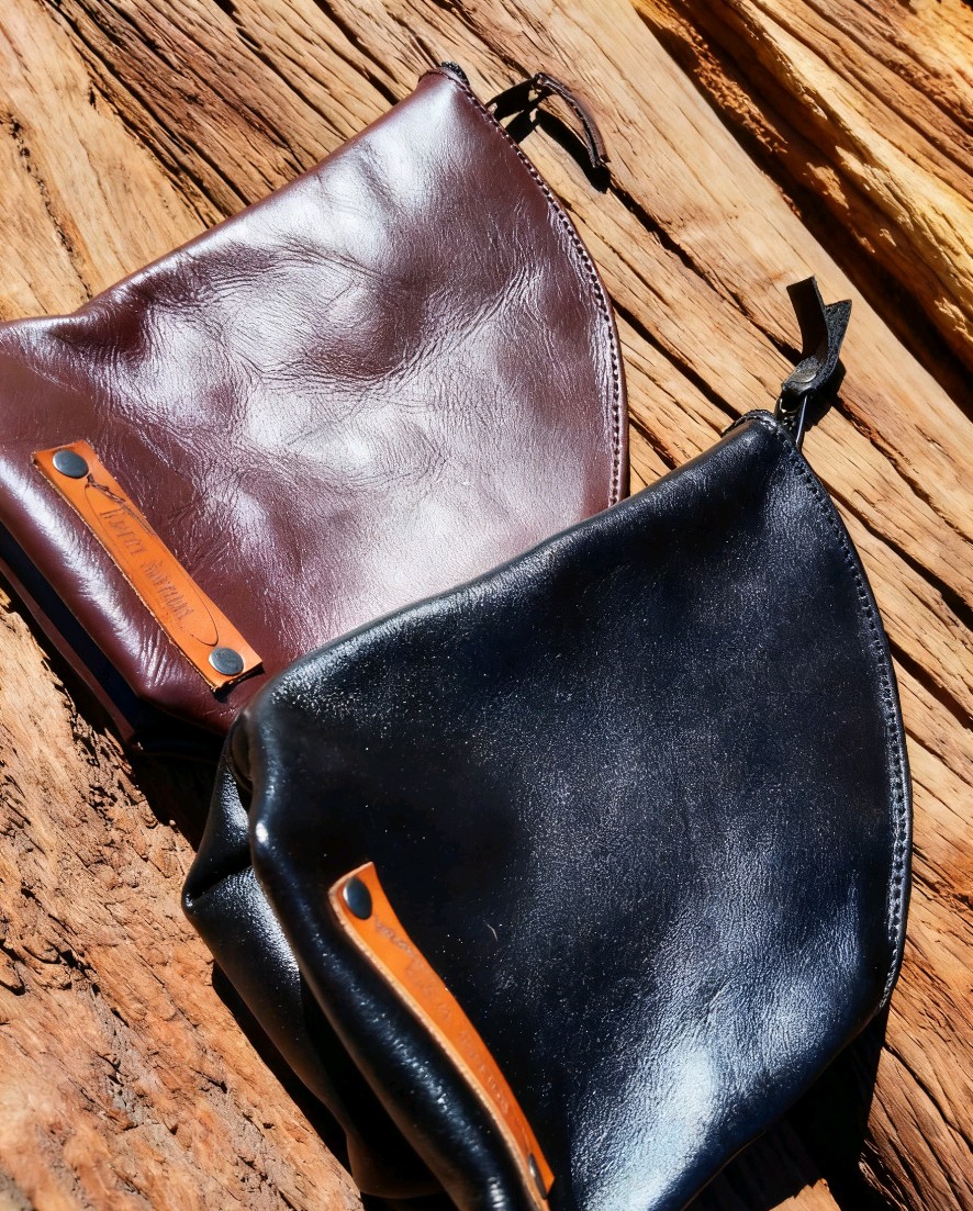 YERBERO EN CUERO LISO PREMIUM CON CIERRE