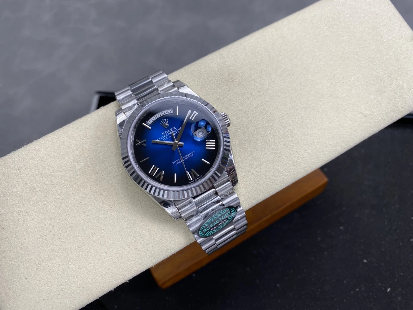 Rolex Day Date 40 SS 228236 RCF 1:1 Best Edition White Gradient Blue Roman Dial on President Bracelet VR3255 (211g)
