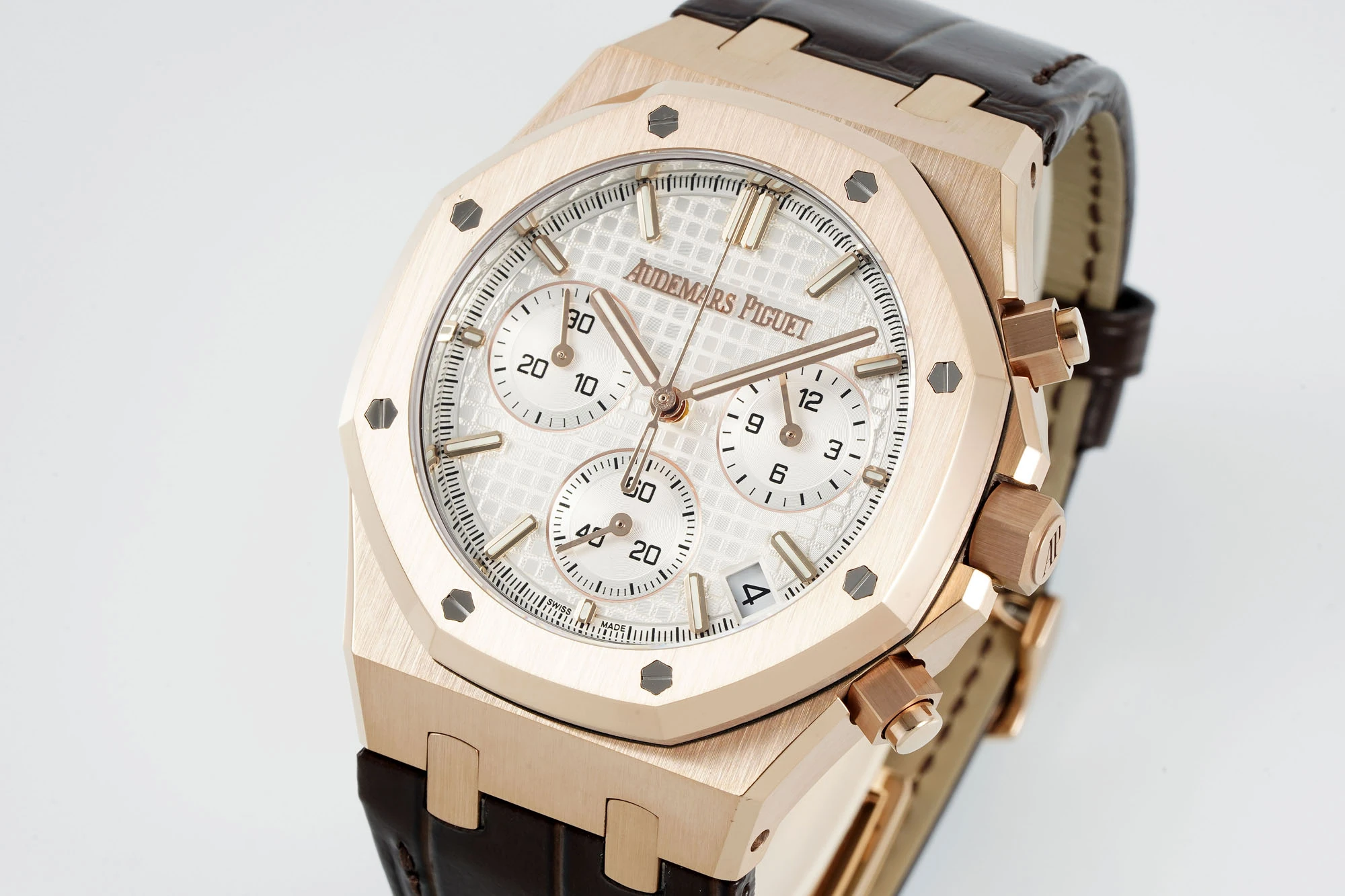AP Royal Oak Chrono 26240 RG DDF 1:1 Best Edition White Dial on Brown Leather Strap DD4401 Super Clone Weight (SW Dial)