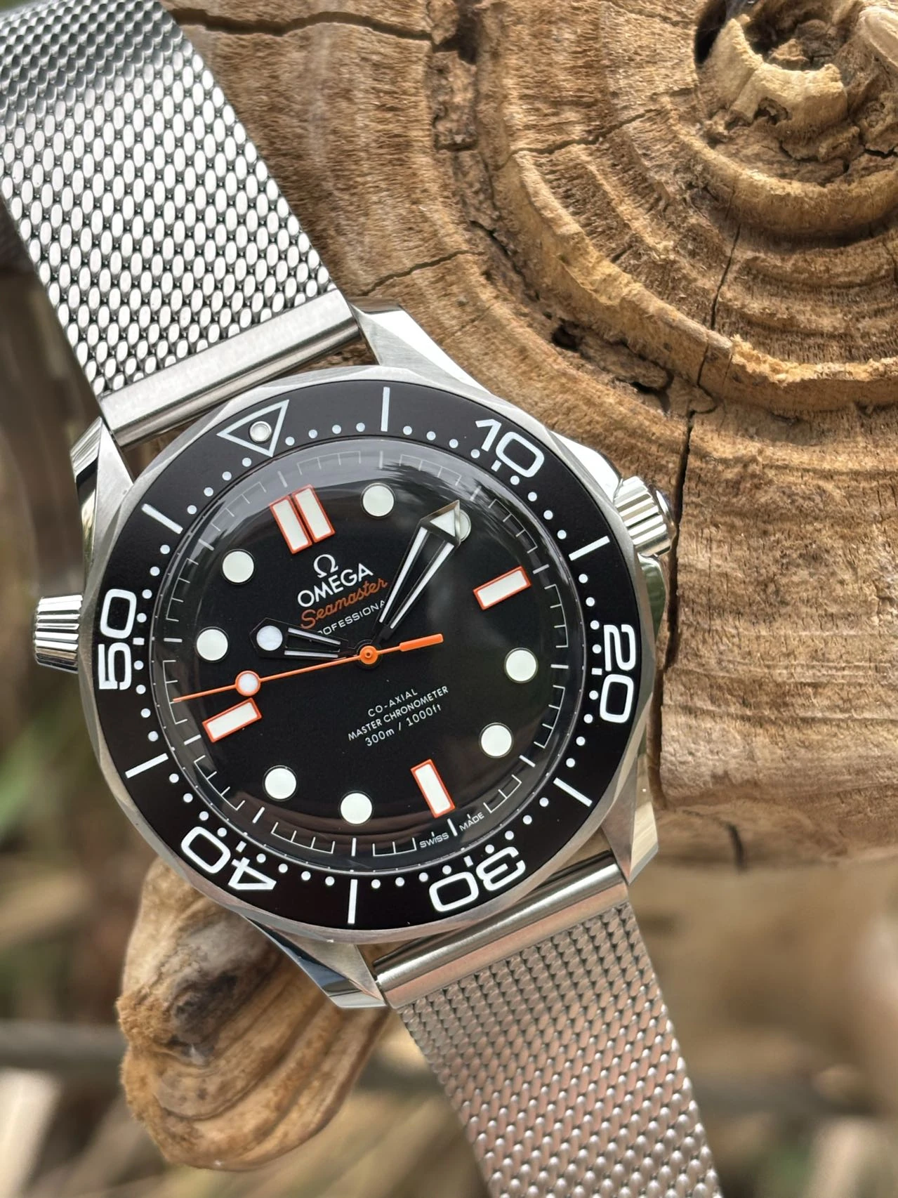 OMEGA Seamaster 300M Diver SS VSF 1:1 Best Edition Black/Orange Dial on SS Mesh Bracelet VS8806 Super Clone