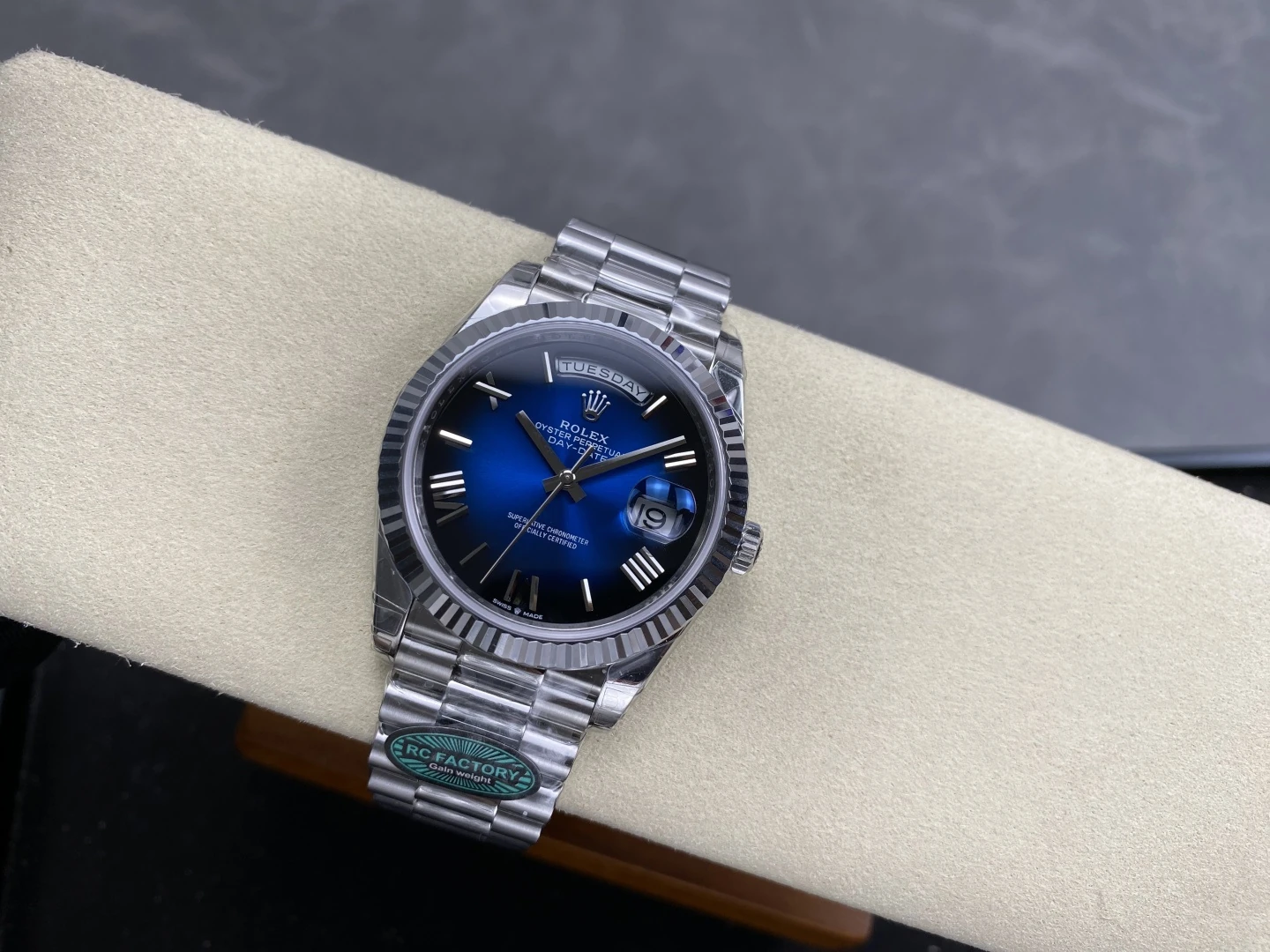 Rolex Day Date 40 SS 228236 RCF 1:1 Best Edition White Gradient Blue Roman Dial on President Bracelet VR3255 (211g)