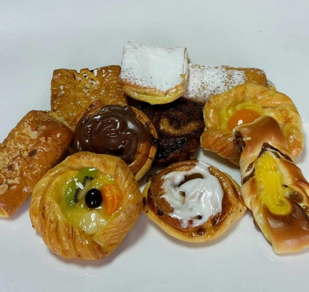 Koffiebroodjes gesorteerd