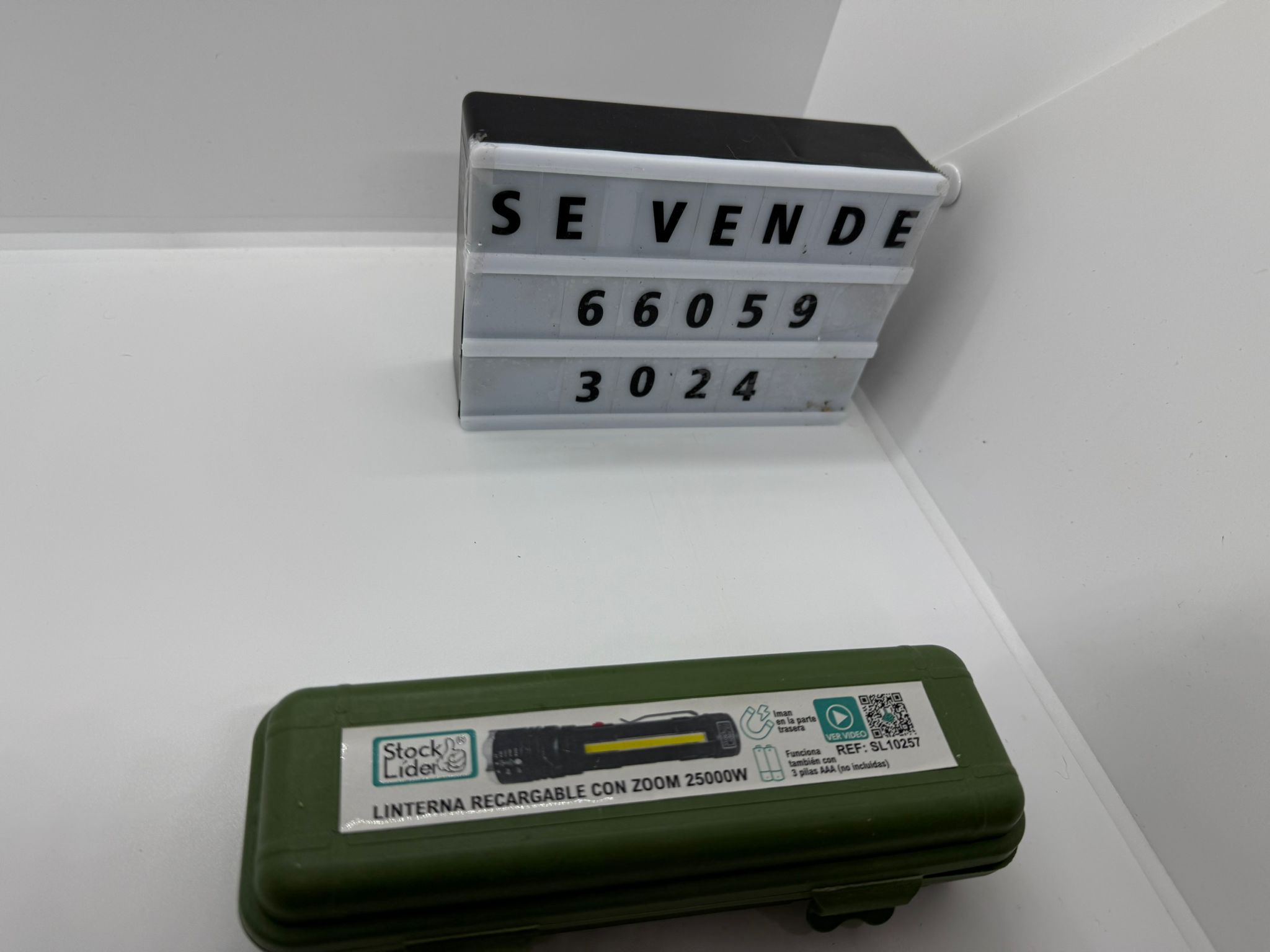 Linterna Recargable con Zoom 