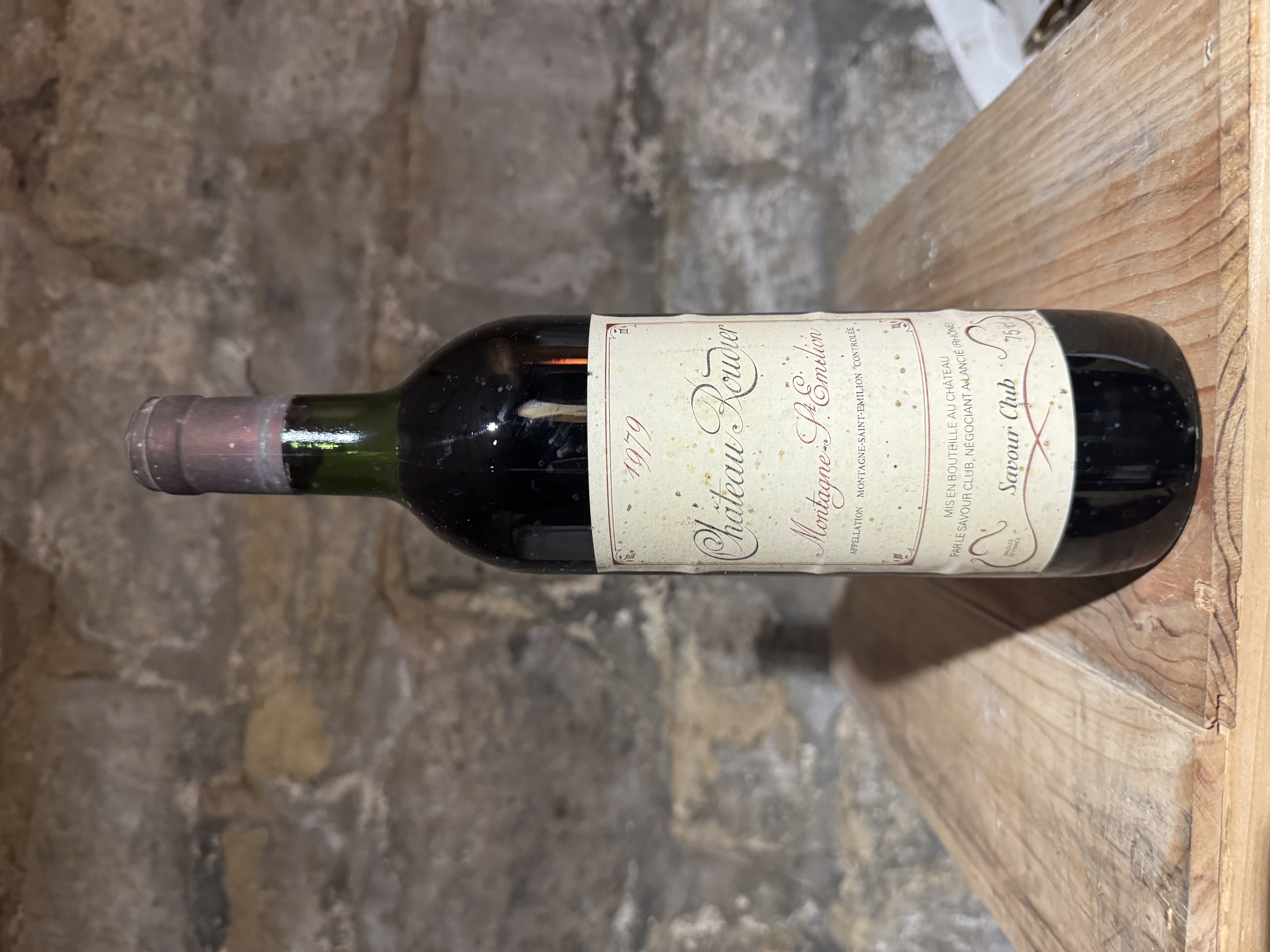 Bouteille de vin 1979 château roudier montagne saint Emilion savour club 1979
