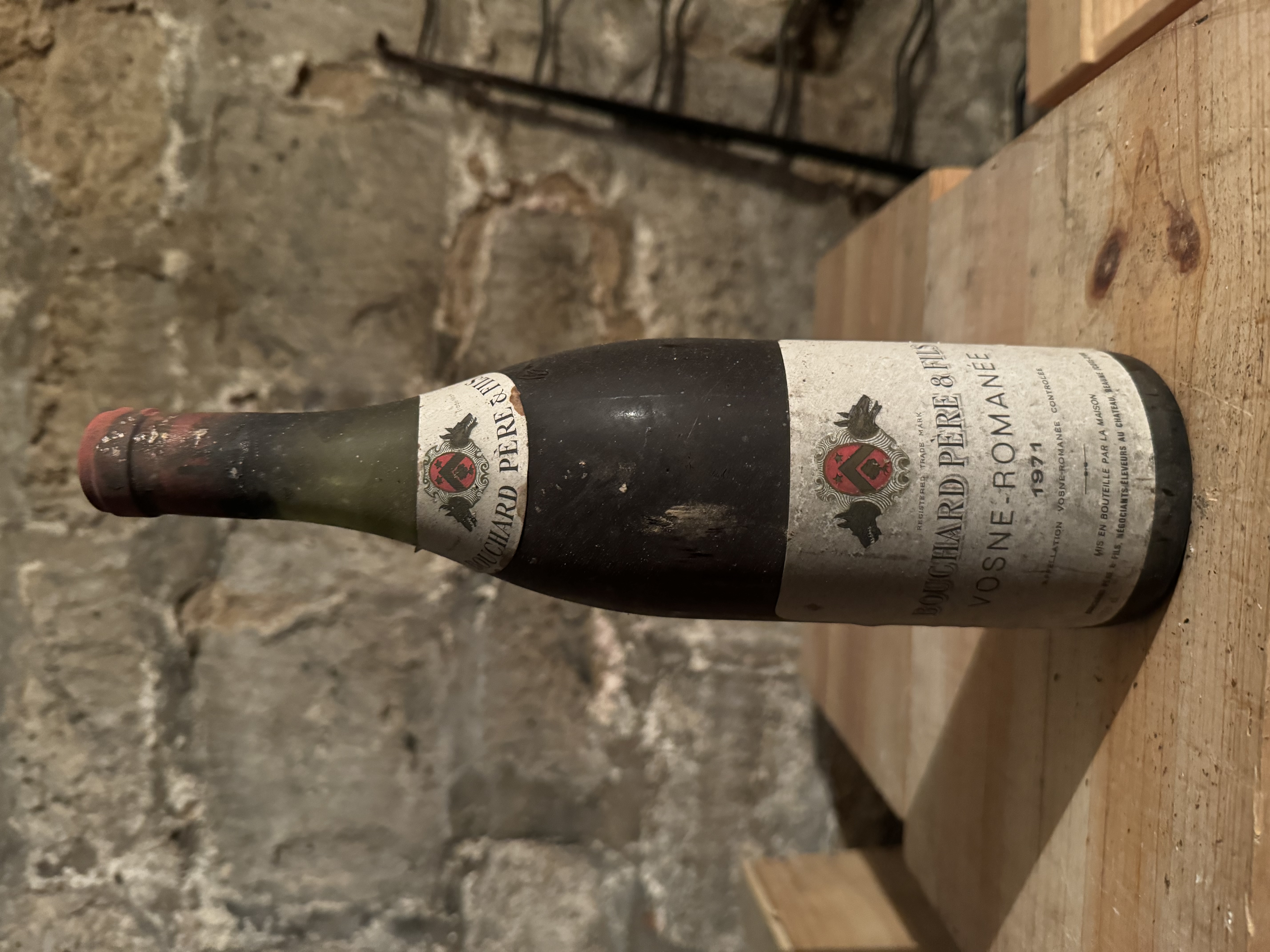 Bouteille de vin BOUCHARD PÈRE et fils VOSNE-ROMANÉE 1971