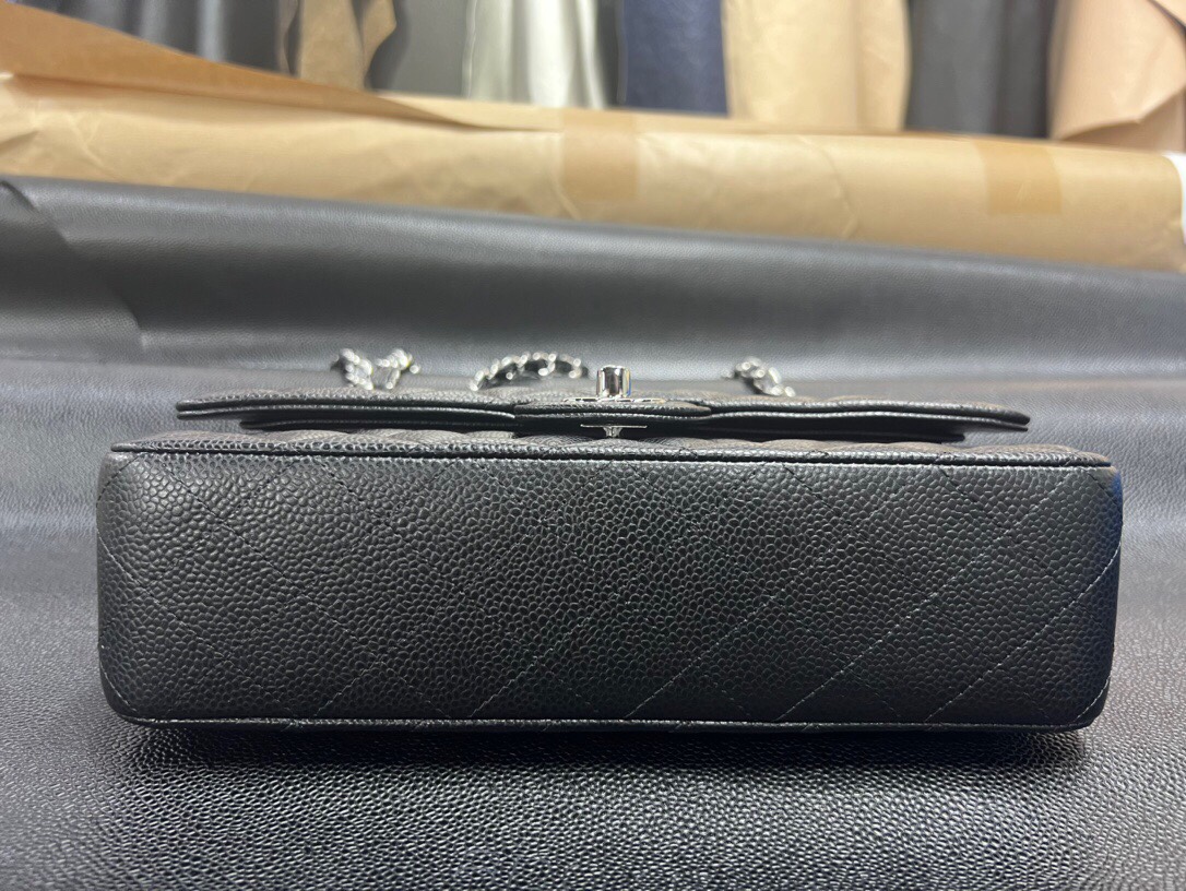 Classic Flap CF classic clamshell style | original factory lychee pattern medium black