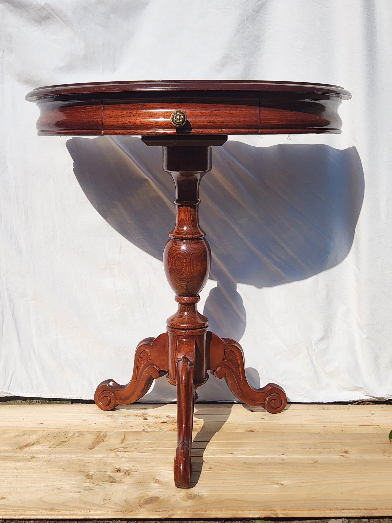 Ronde houten bijzettafel