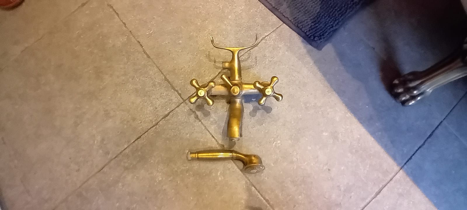 Vrijstaande badkuip op poten