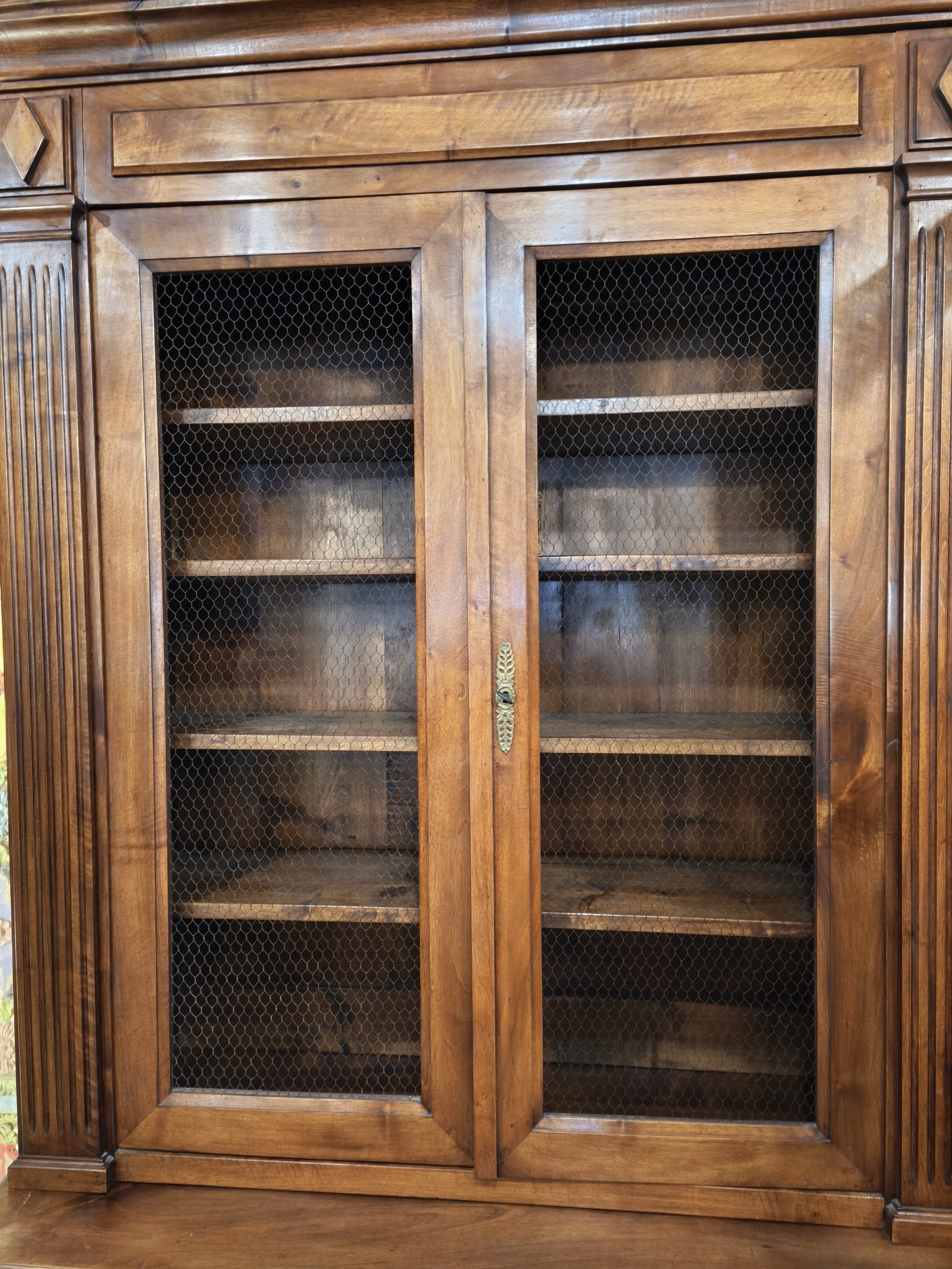 Bibliothèque en noyer