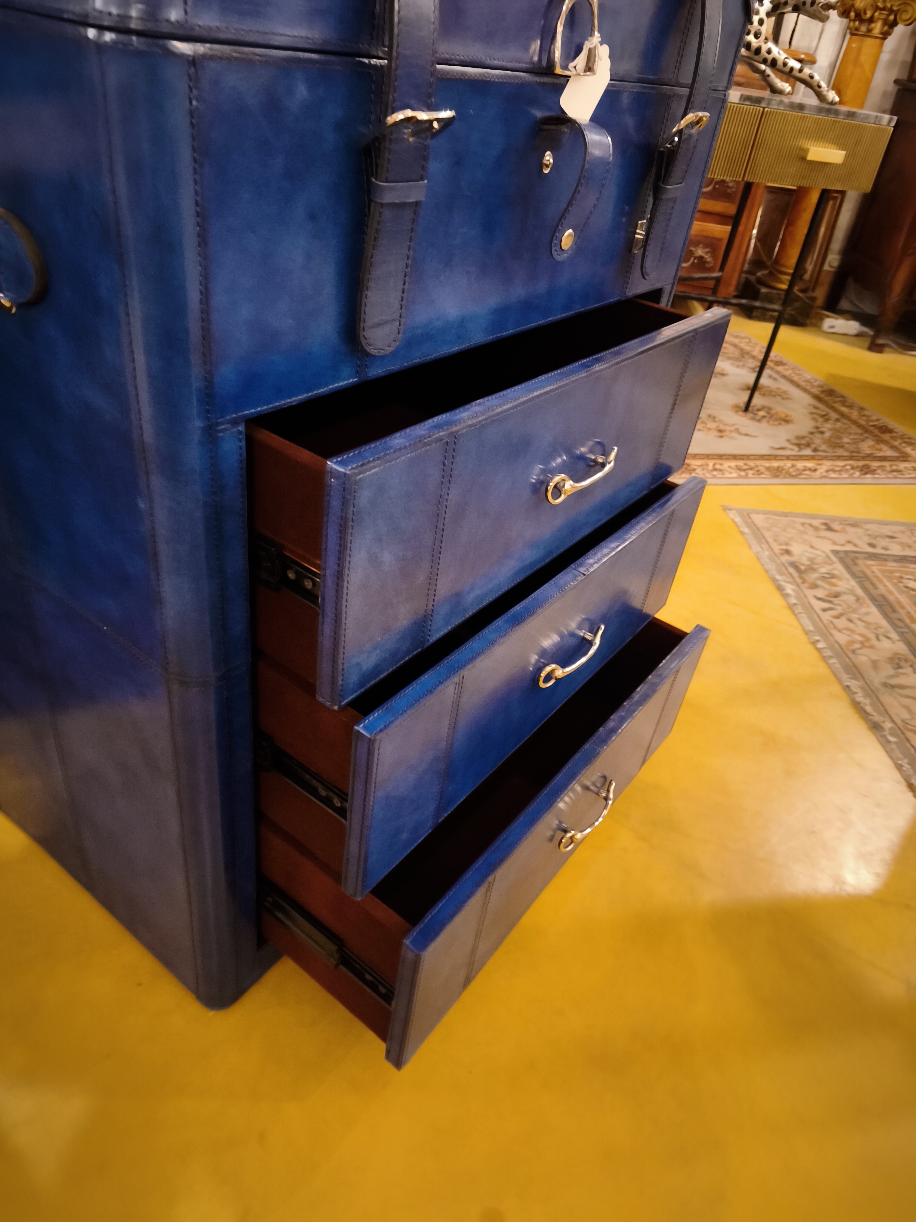 Pantalonnière en cuir bleu