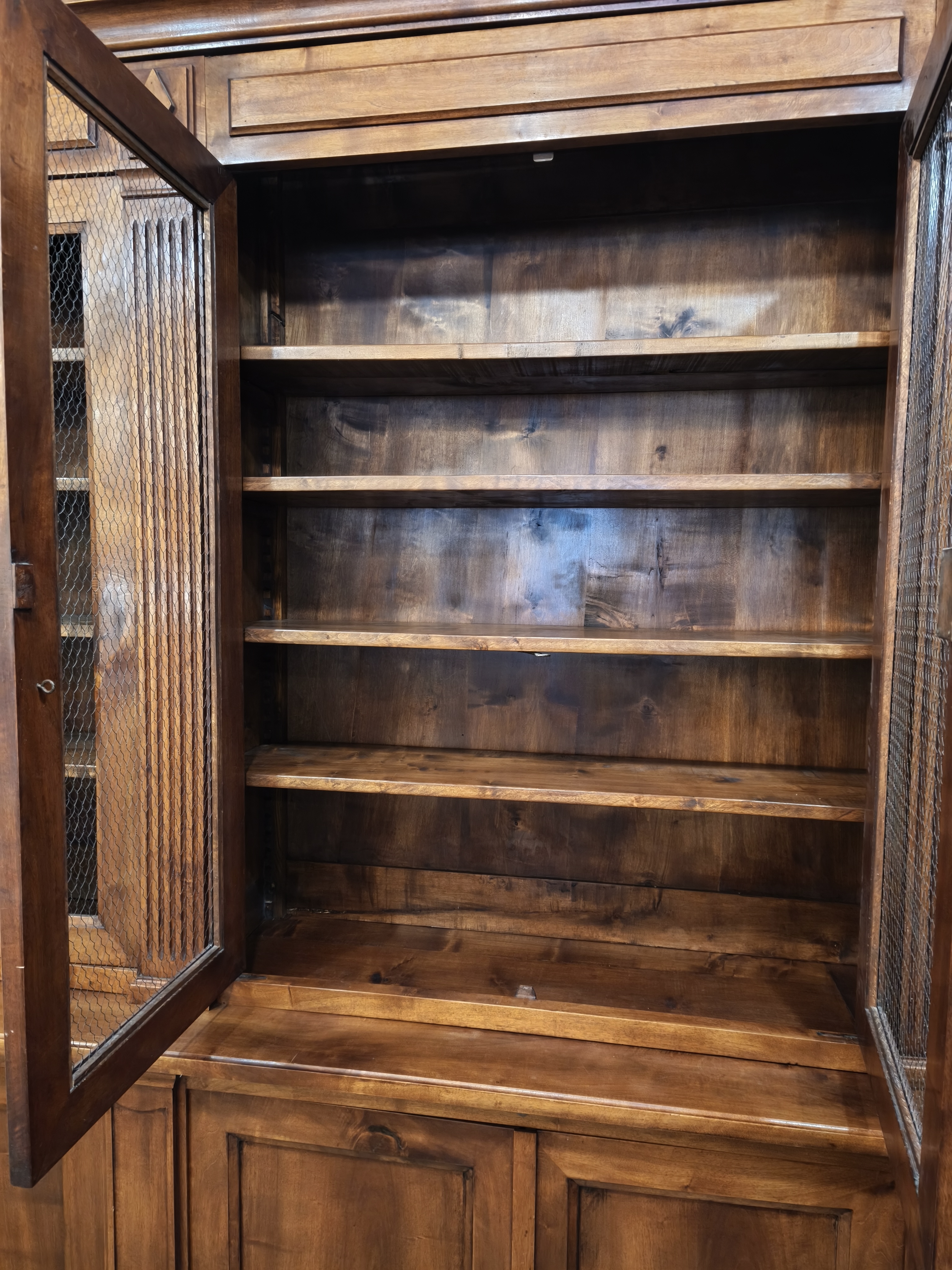 Bibliothèque en noyer