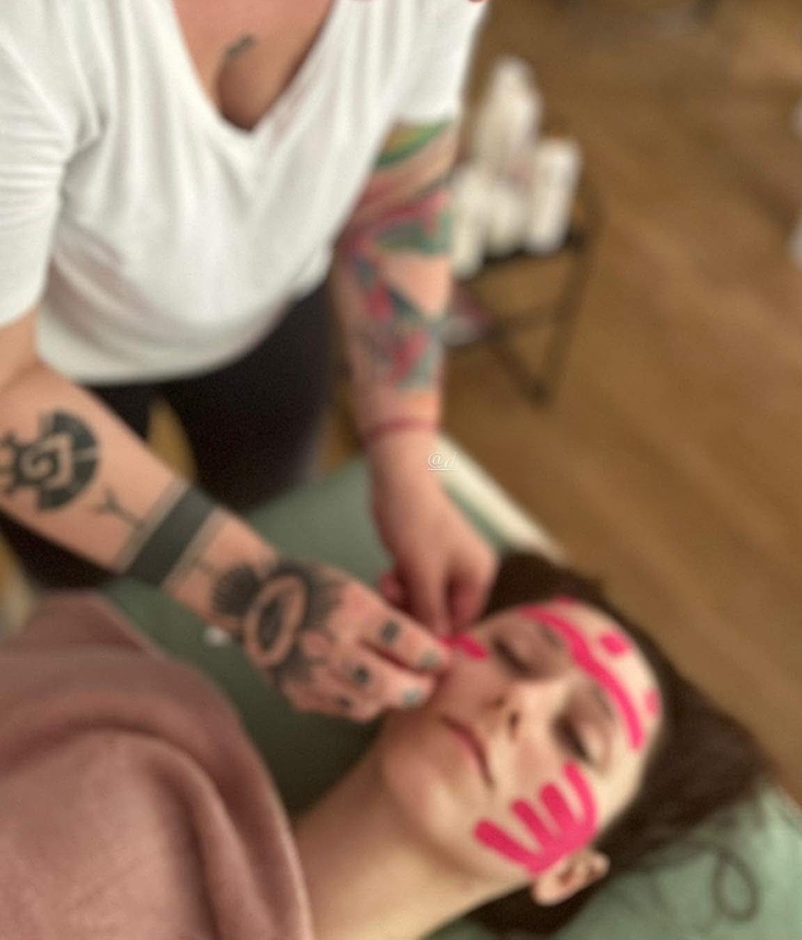 Imprezowy lifting twarzy