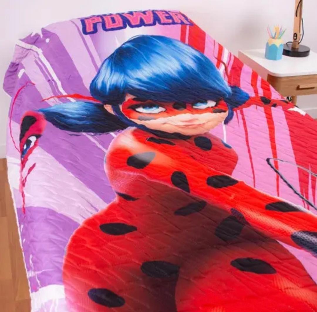 Cubrecama Ultra Soft PIÑATA 1 1/2 Plaza Miraculous Rosa Chicle