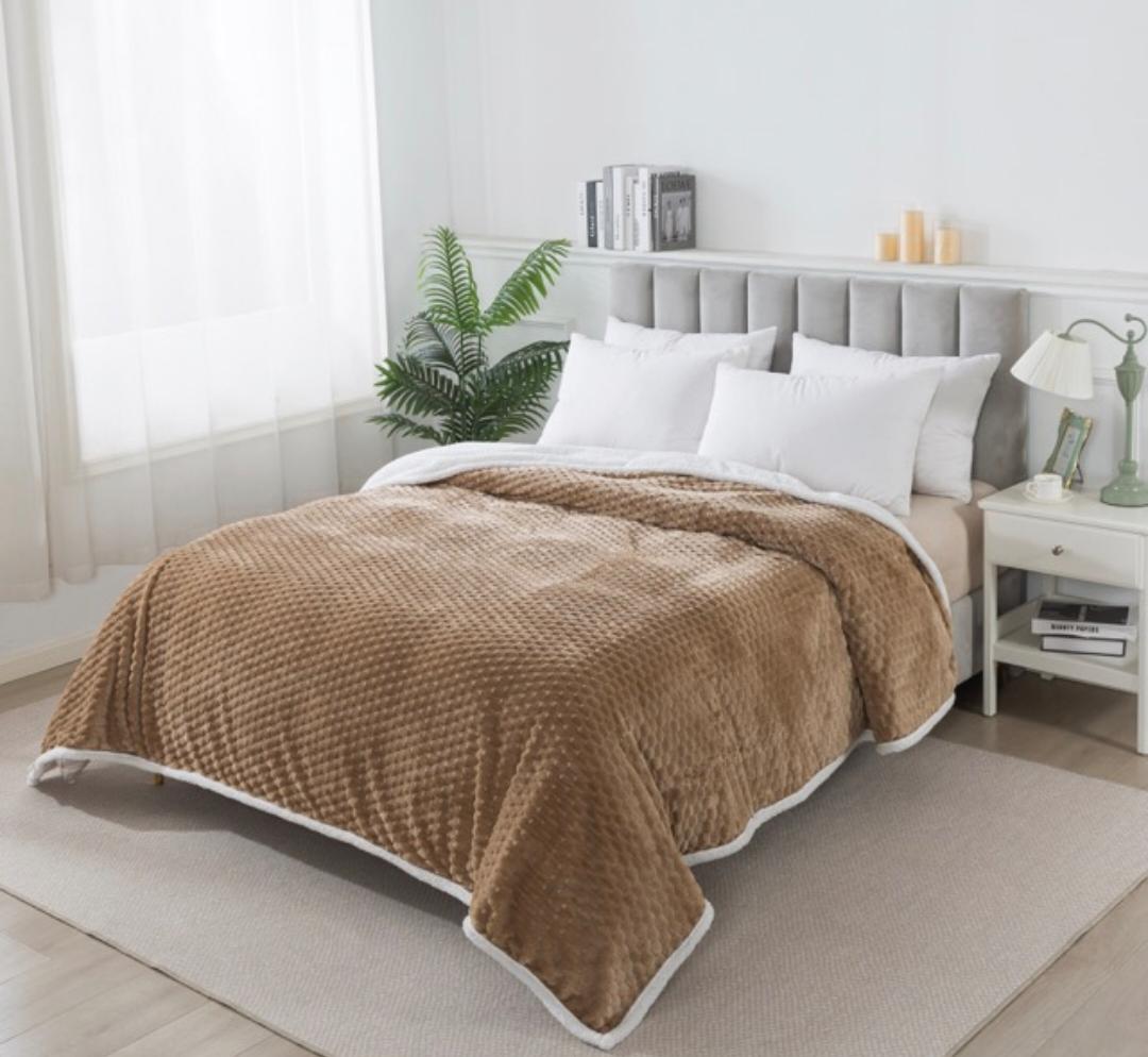 Frazada línea ALPES DOBLE  FAZ Flannel Jackard con Corderito KING CAMPOMAYO