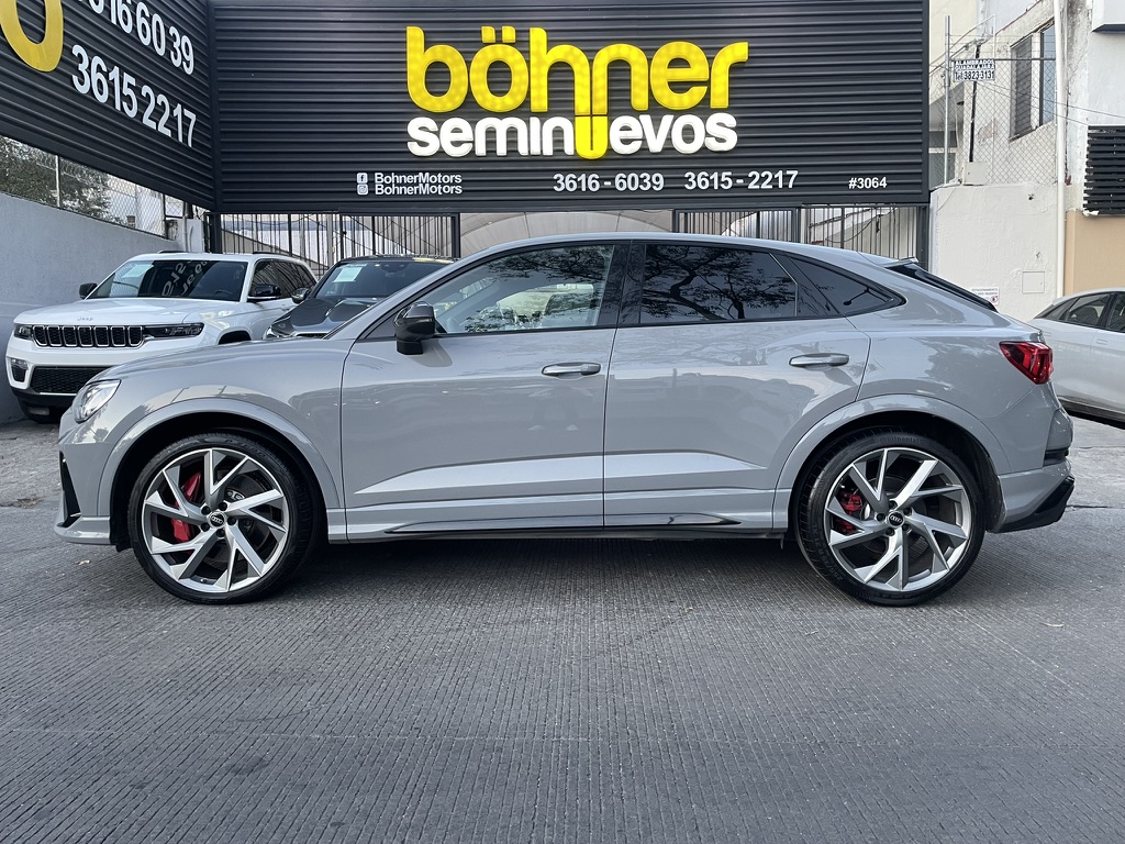 AUDI RSQ3 2024