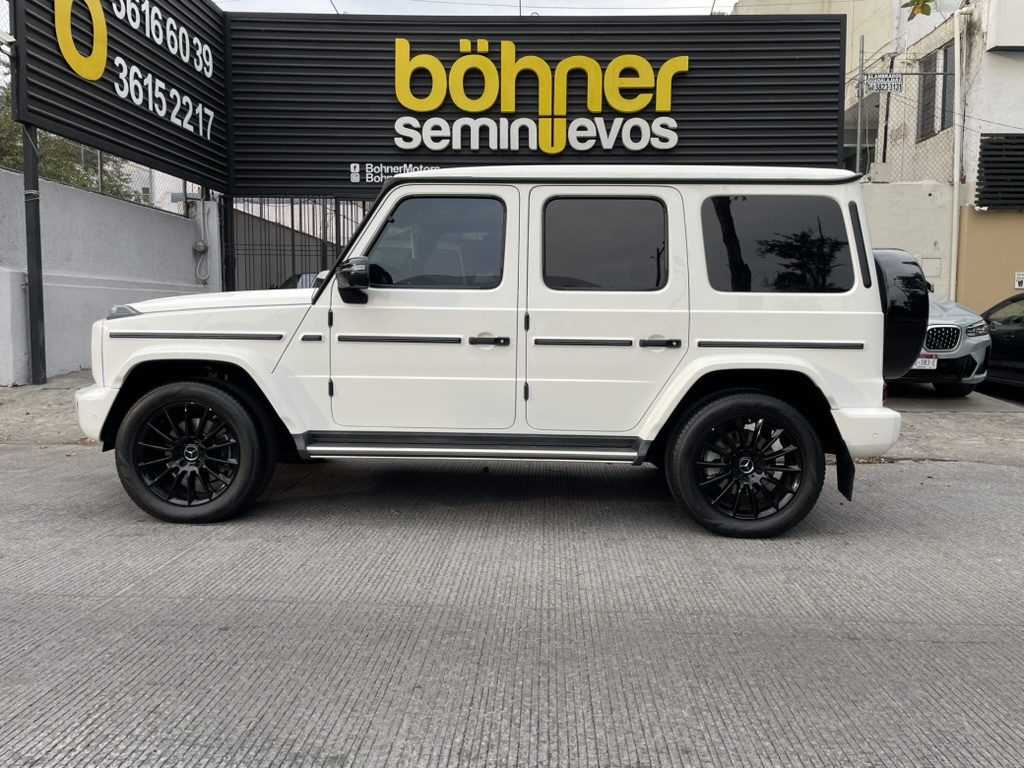 MERCEDES BENZ G500 2024