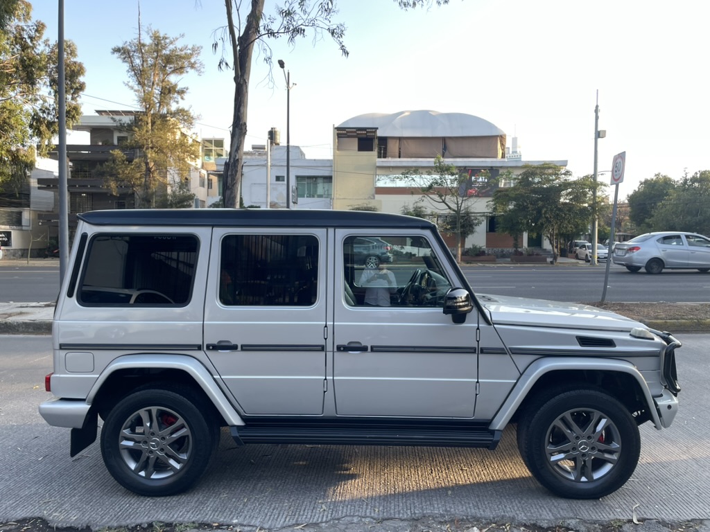 MERCEDES BENZ G500 2015