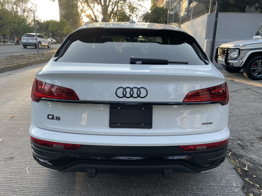 AUDI Q5 2023