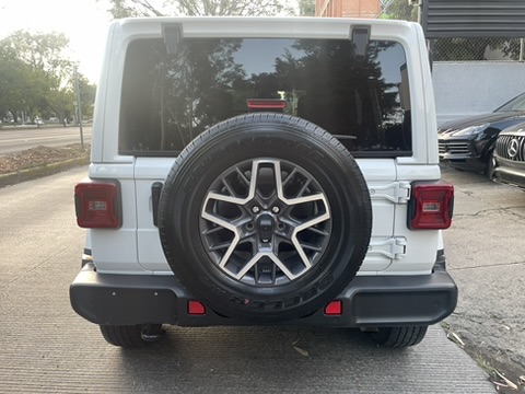 JEEP WRANGLER SAHARA 2024